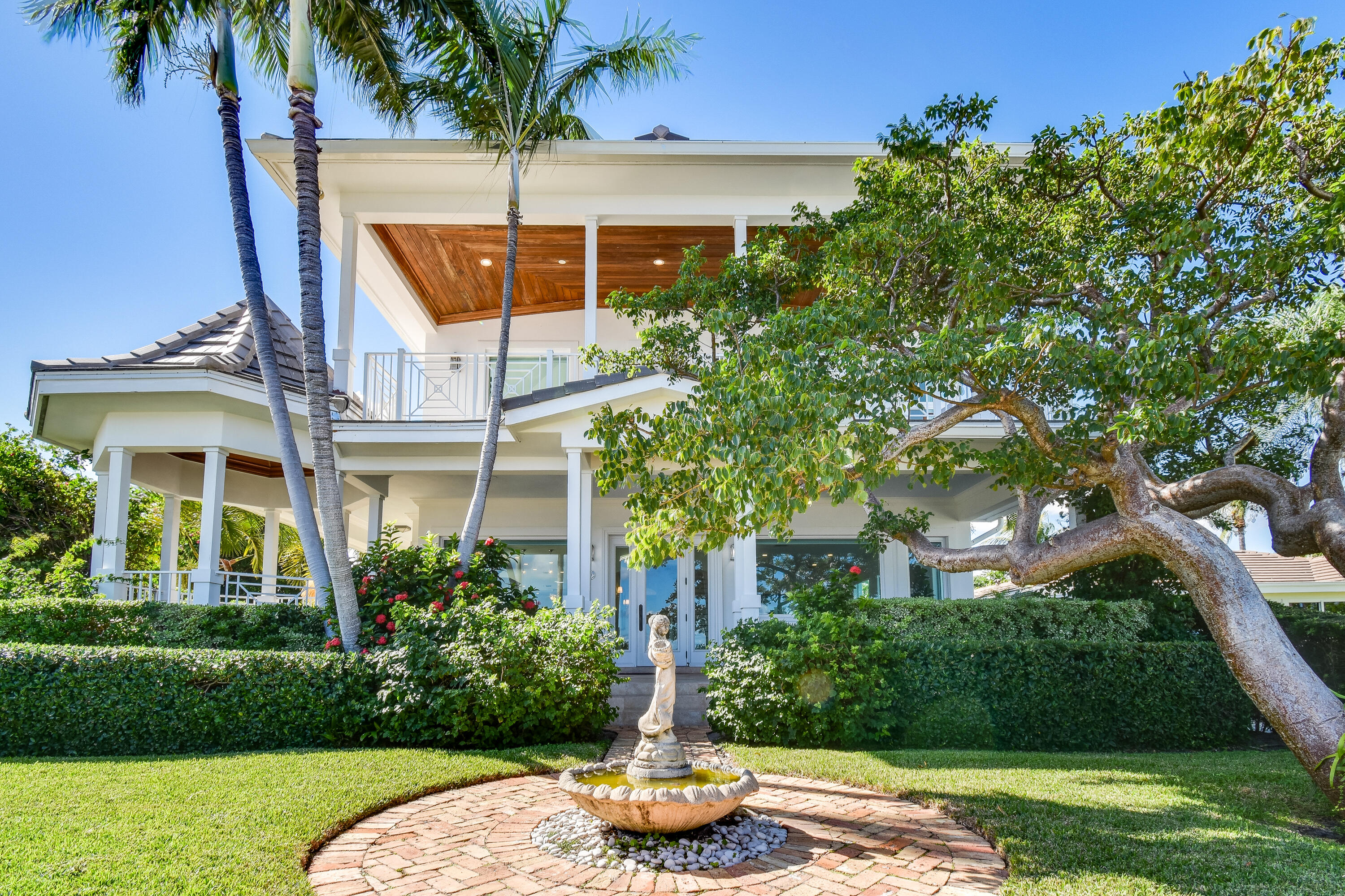 EDGEWATER - Residential