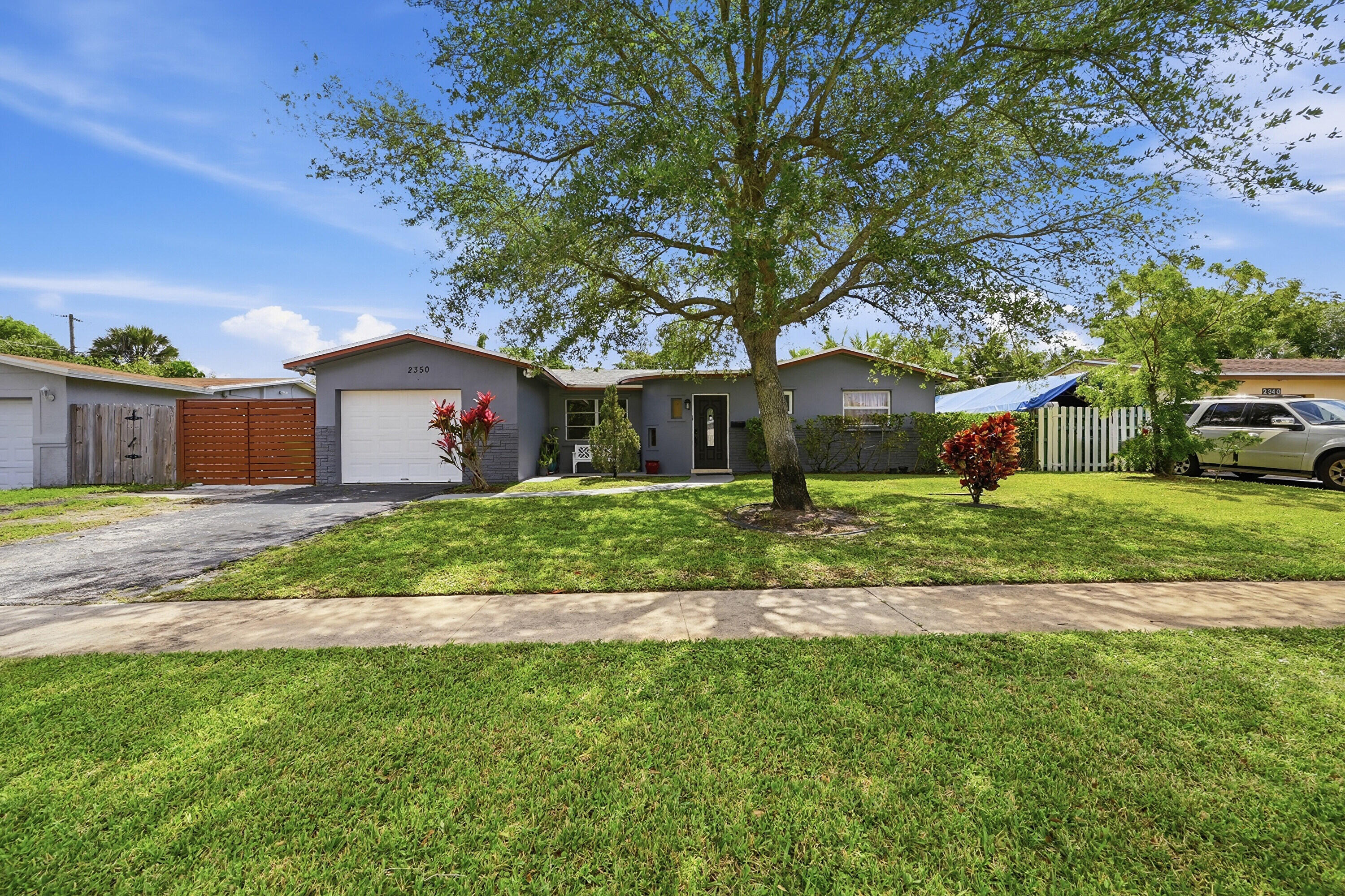 Looking for a stunning, maintained residence located in Sunrise? This might be just what you've been waiting for. This home features a spacious open floor plan and modern updates throughout, this home offers both style and comfort, with a private backyard perfect for entertaining or simply relaxing. Located just minutes from shopping,  major roadways, restaurants and shopping. This home combines convenience with charm. Schedule your private tour today before it's gone!  Looking for a stunning, maintained residence located in Sunrise? This might be just what you've been waiting for. This home features a spacious open floor plan and modern updates throughout, this home offers both style and comfort, with a private backyard perfect for entertaining or simply relaxing. Located just minutes from shopping,  major roadways, restaurants and shopping. This home combines convenience with charm. Schedule your private tour today before it's gone!