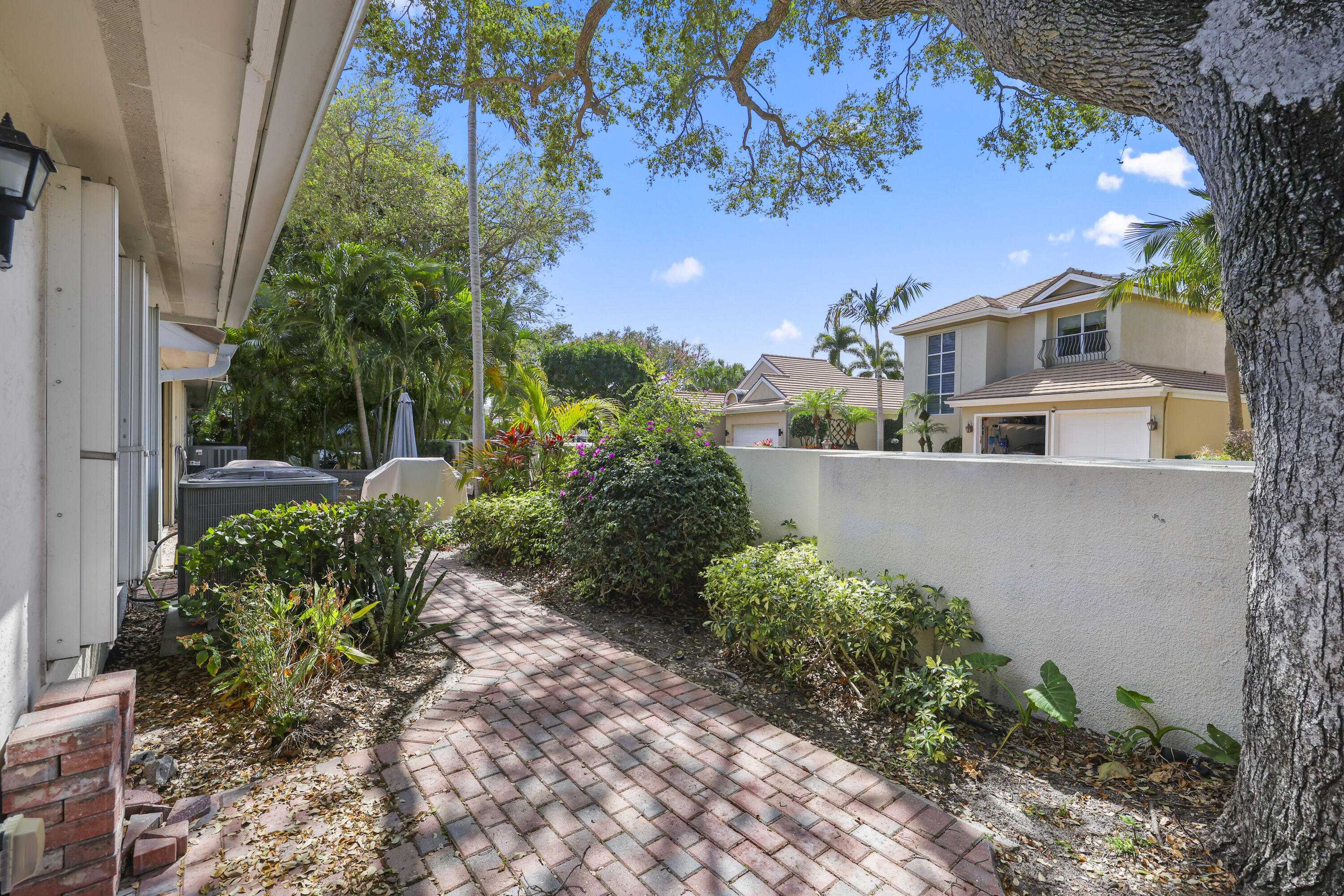 OAK HARBOUR 4 - Residential