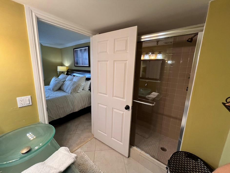 WATERS EDGE TOWERS CONDO - Residential Lease