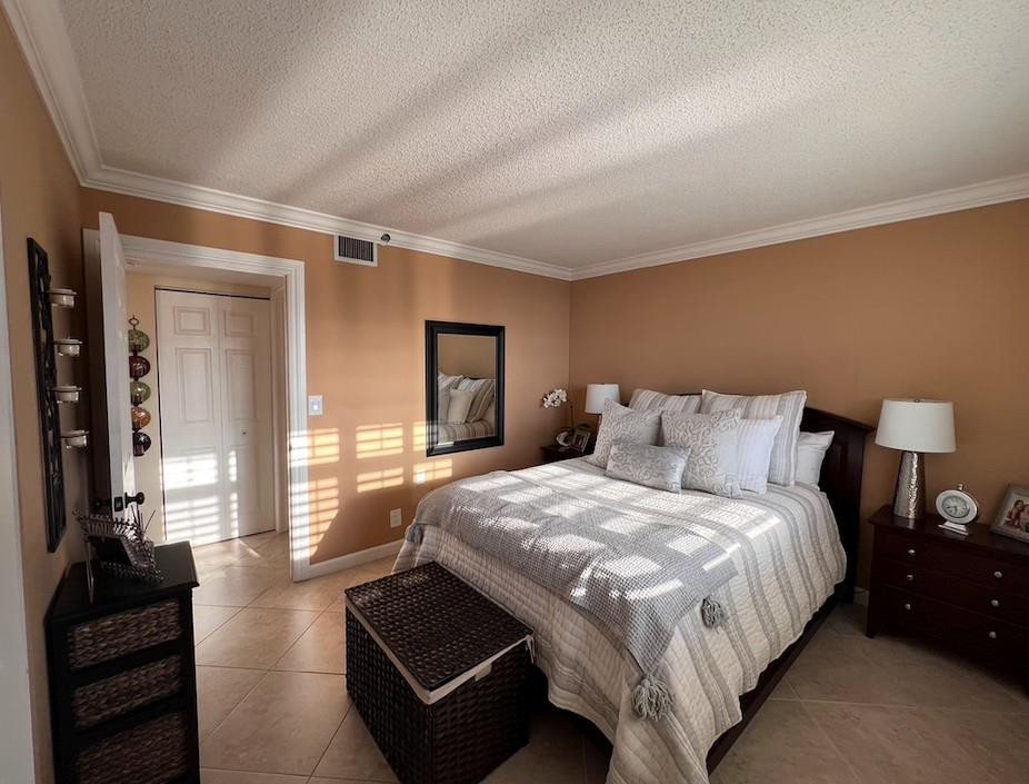 WATERS EDGE TOWERS CONDO - Residential Lease