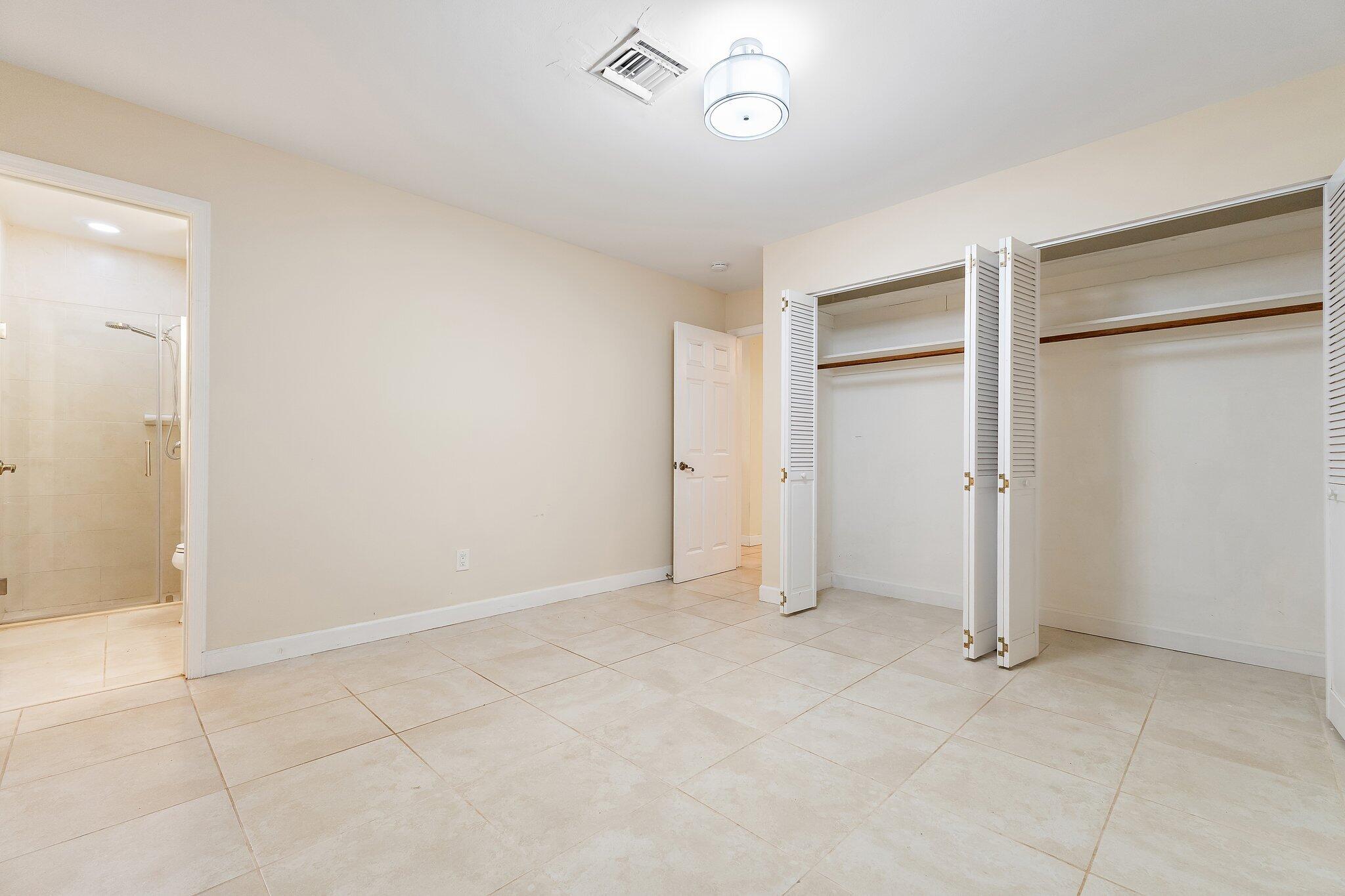 PALM BEACH GARDENS ESTATES - Residential