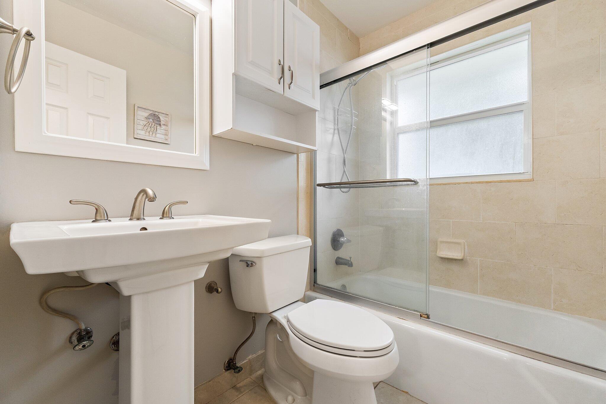 PALM BEACH GARDENS ESTATES - Residential