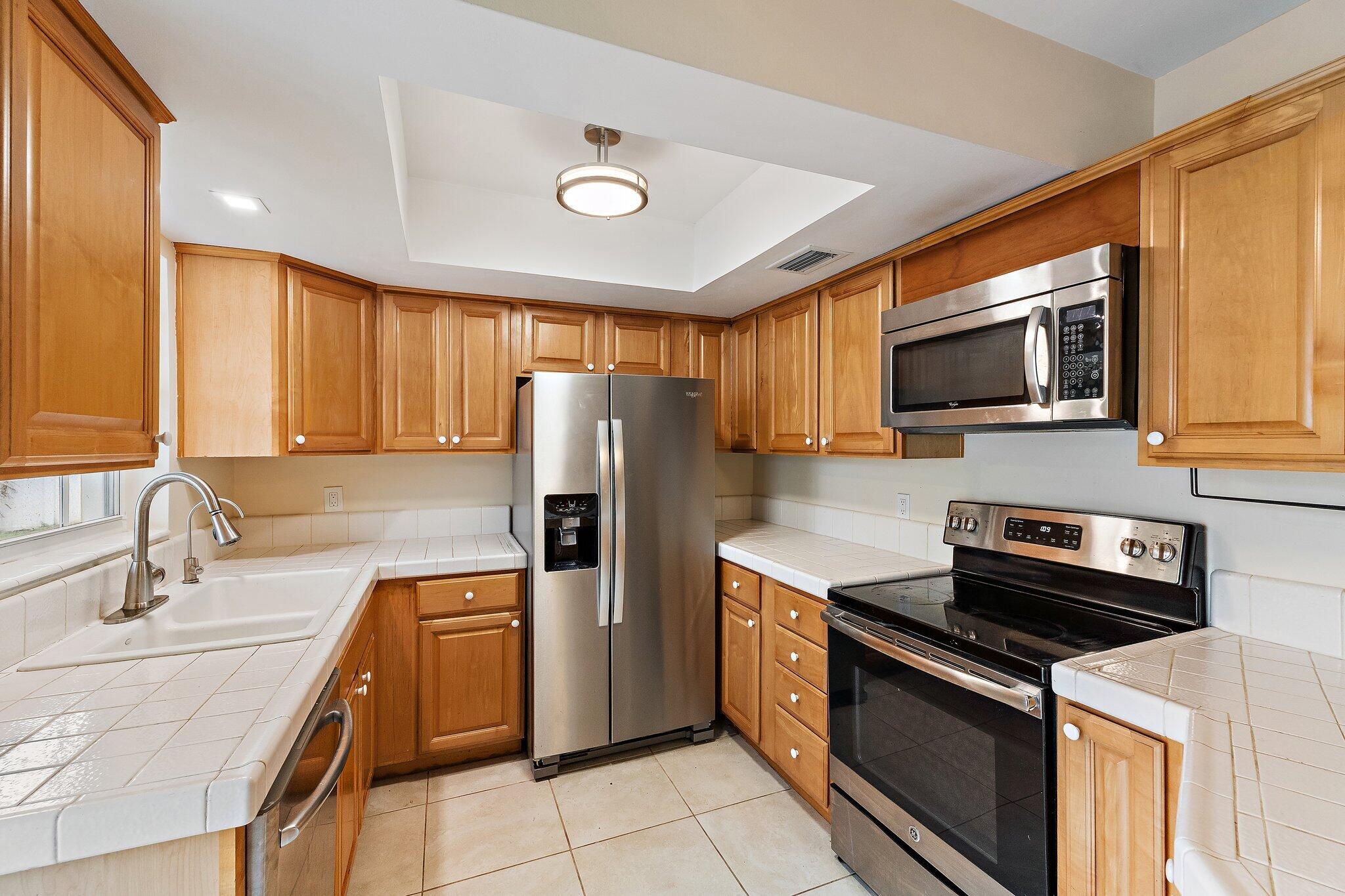 PALM BEACH GARDENS ESTATES - Residential