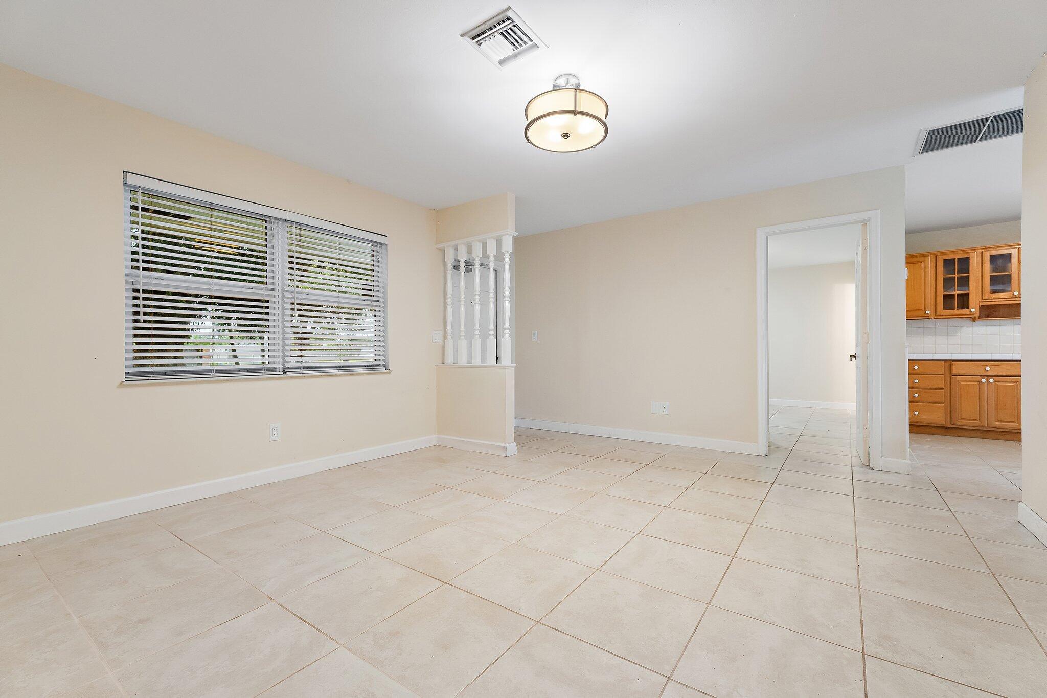 PALM BEACH GARDENS ESTATES - Residential
