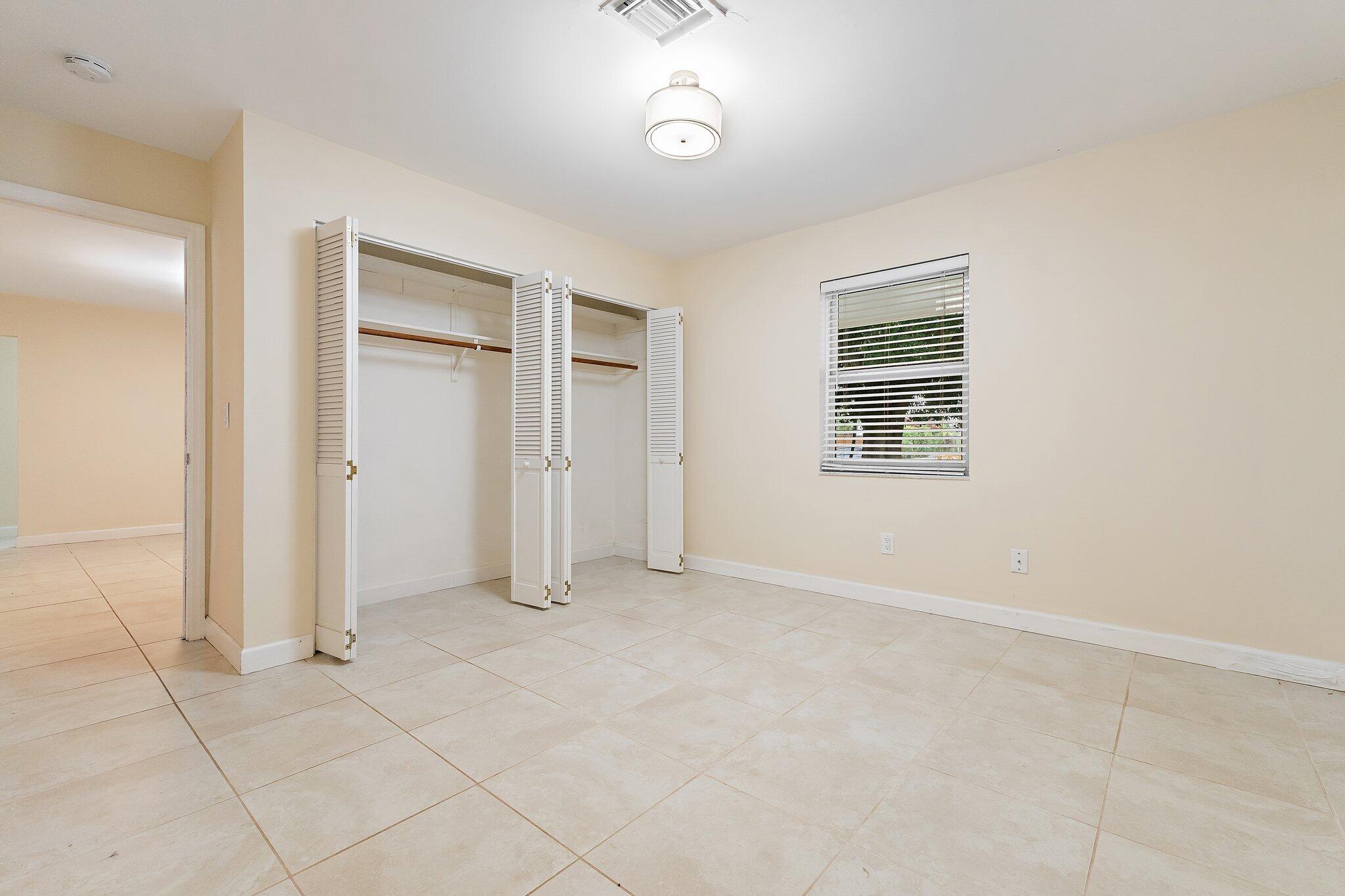 PALM BEACH GARDENS ESTATES - Residential