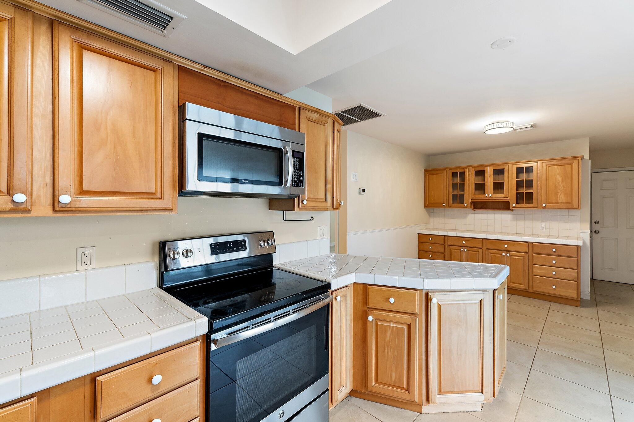 PALM BEACH GARDENS ESTATES - Residential