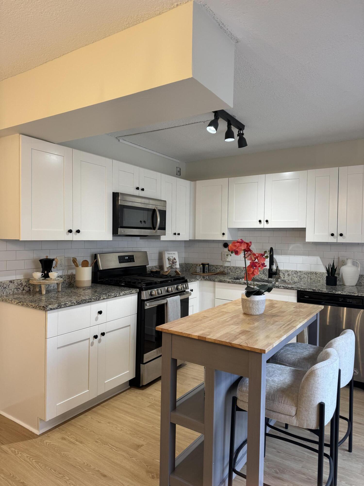 SEVEN SPRINGS 1 - Residential