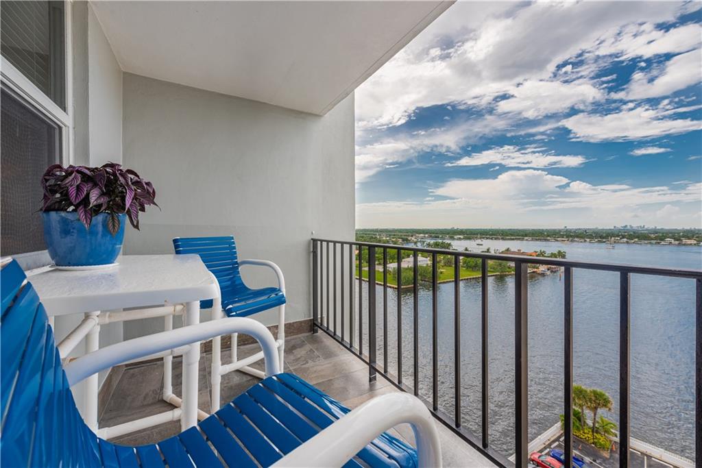 TRAFALGAR TOWERS CONDO 1 - Residential