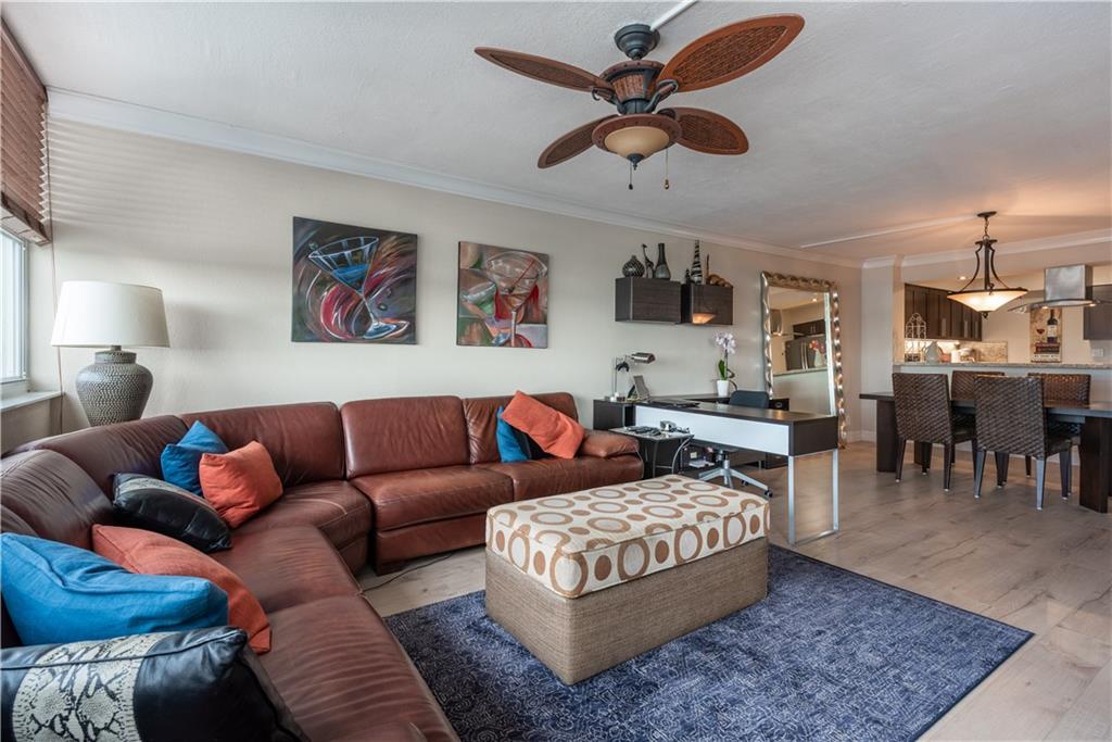 TRAFALGAR TOWERS CONDO 1 - Residential