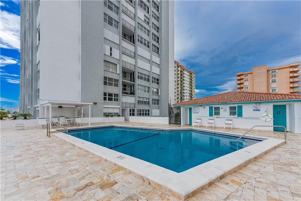 TRAFALGAR TOWERS CONDO 1 - Residential