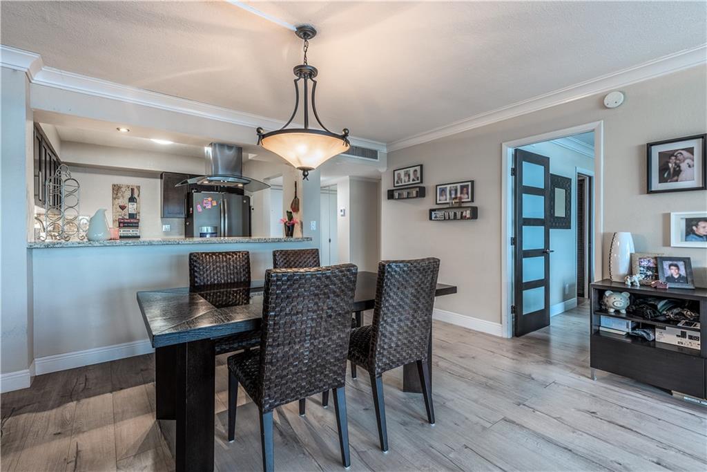 TRAFALGAR TOWERS CONDO 1 - Residential