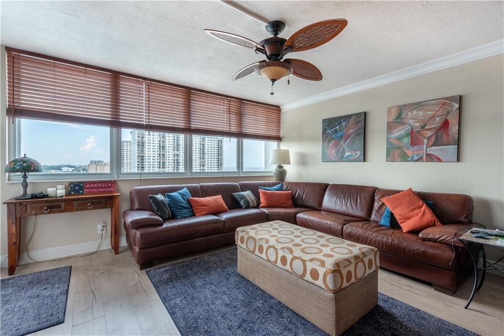 TRAFALGAR TOWERS CONDO 1 - Residential