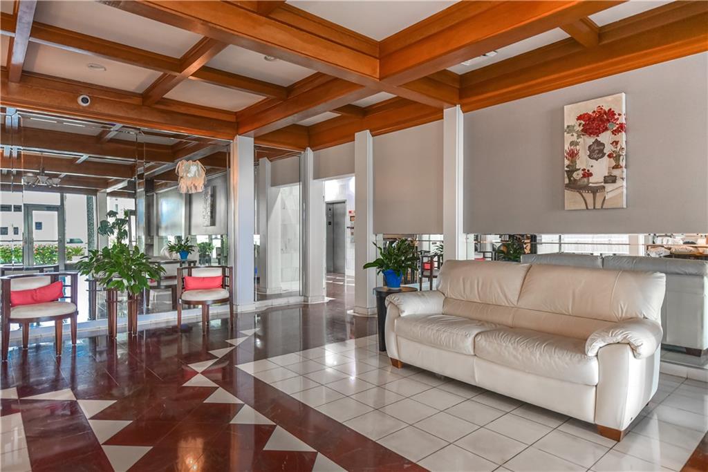 TRAFALGAR TOWERS CONDO 1 - Residential