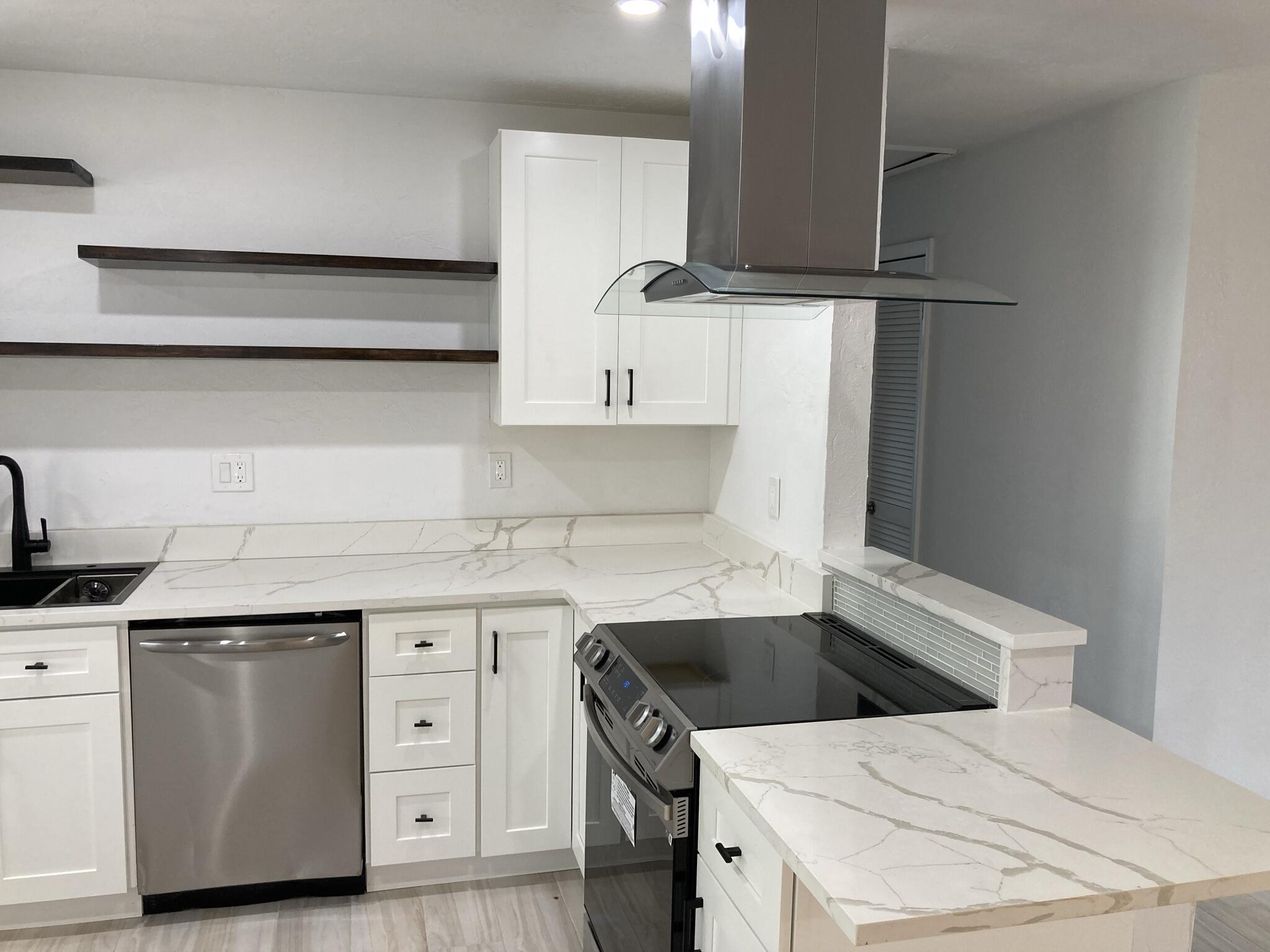 DELRAY MNR - Residential Lease