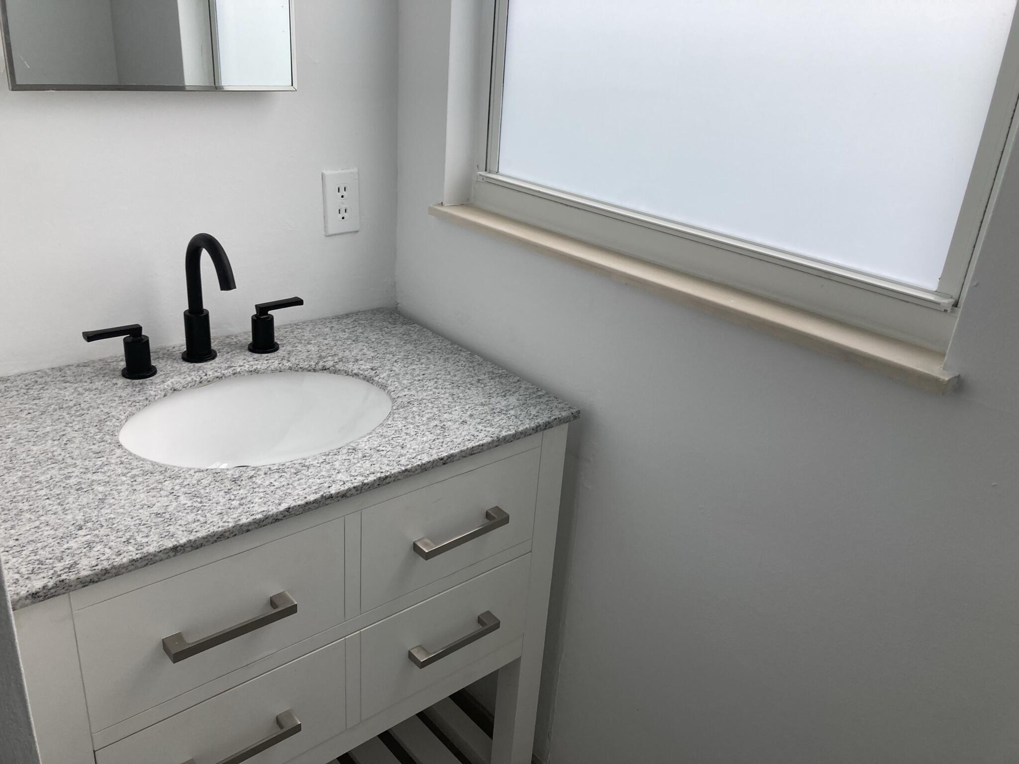 DELRAY MNR - Residential Lease