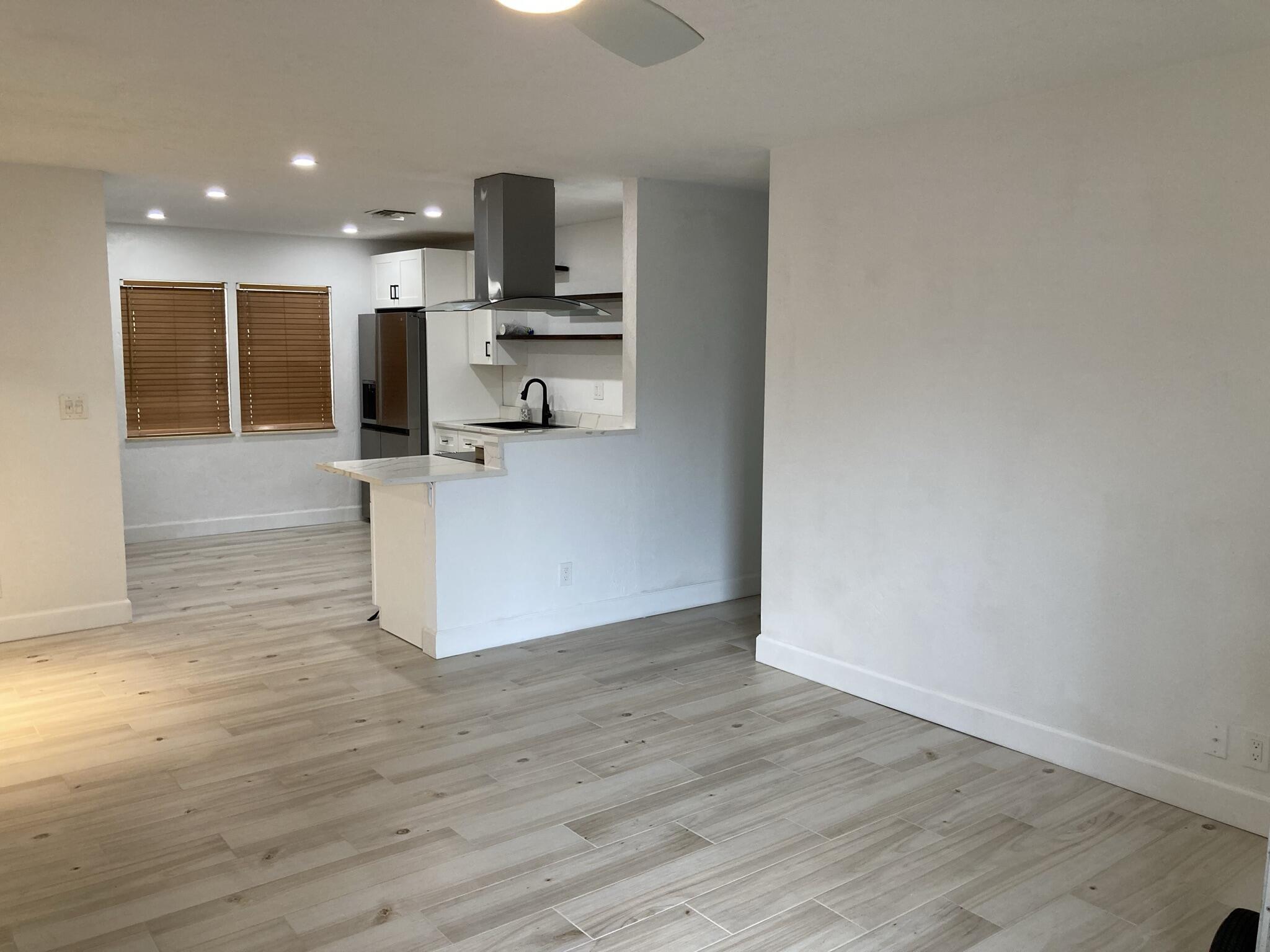 DELRAY MNR - Residential Lease