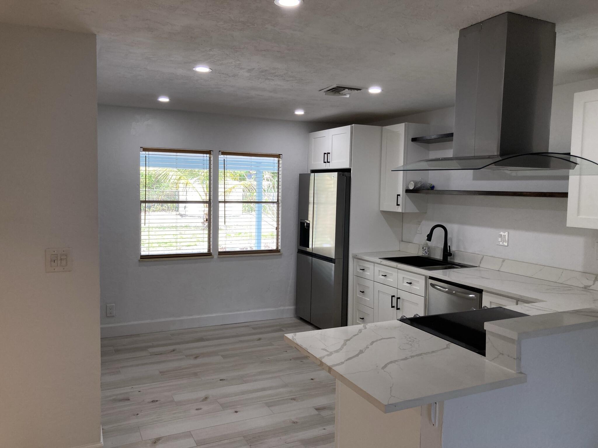 DELRAY MNR - Residential Lease