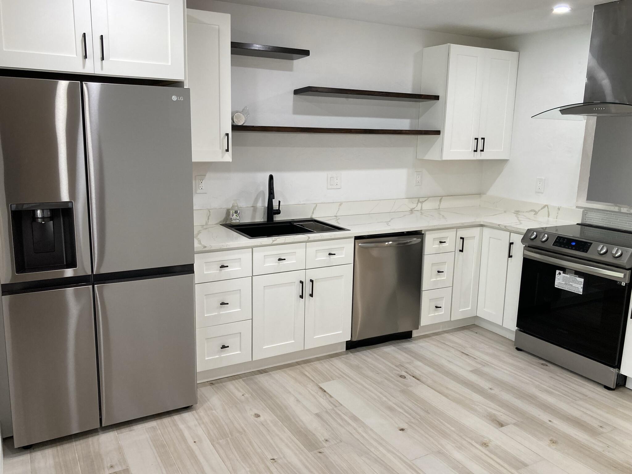 DELRAY MNR - Residential Lease