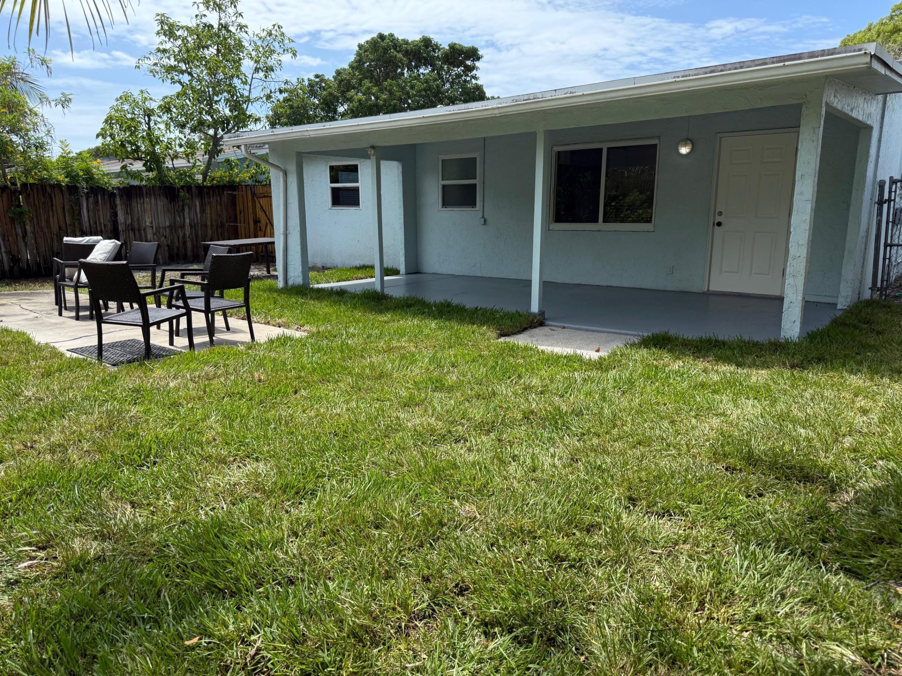 DELRAY MNR - Residential Lease