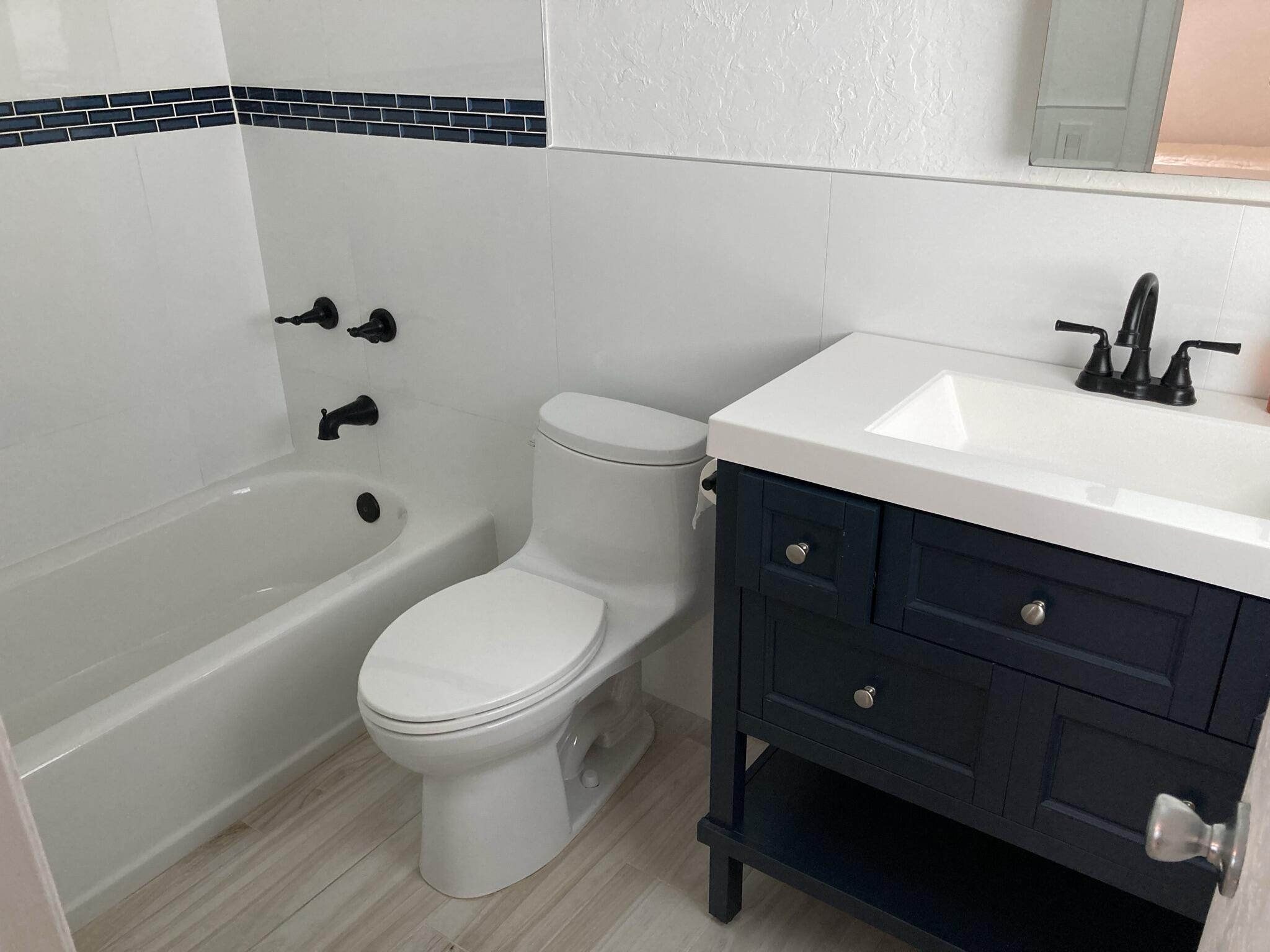 DELRAY MNR - Residential Lease