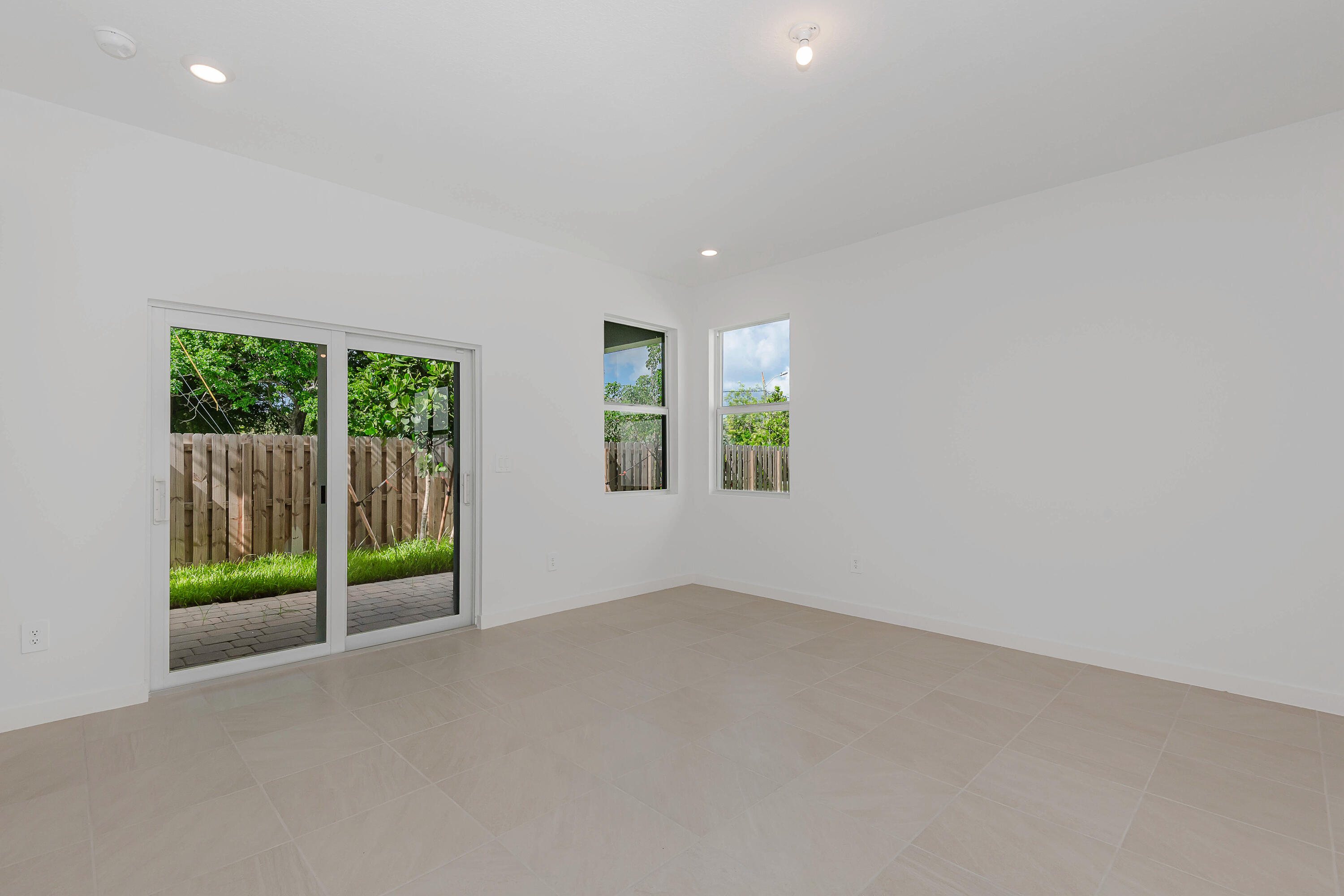 Hunters Manor - Residential Lease