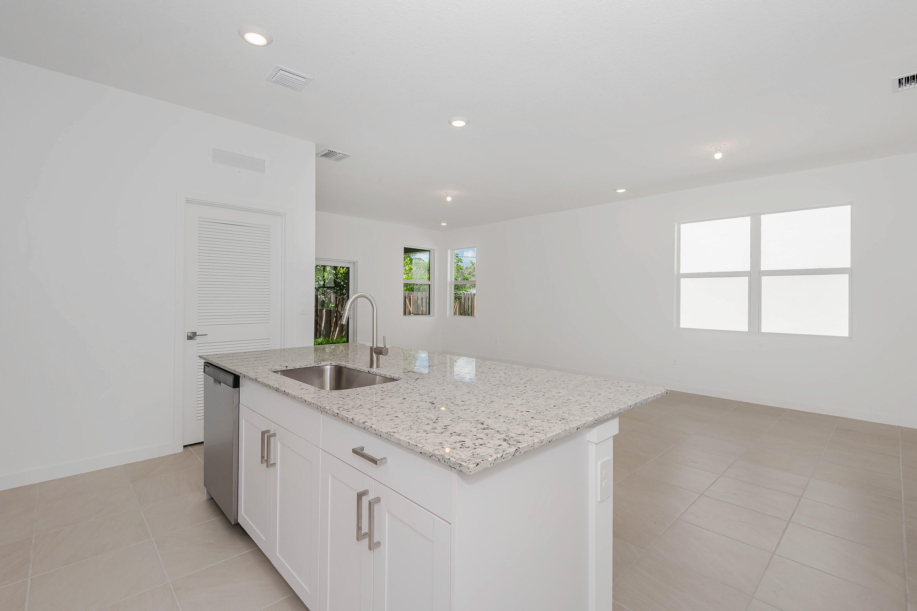 Hunters Manor - Residential Lease