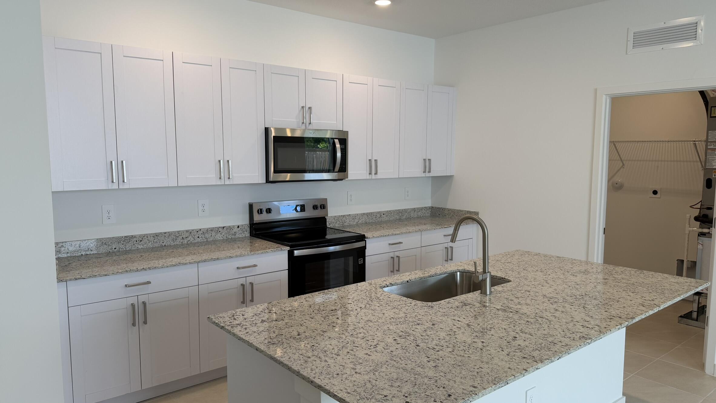 Hunters Manor - Residential Lease
