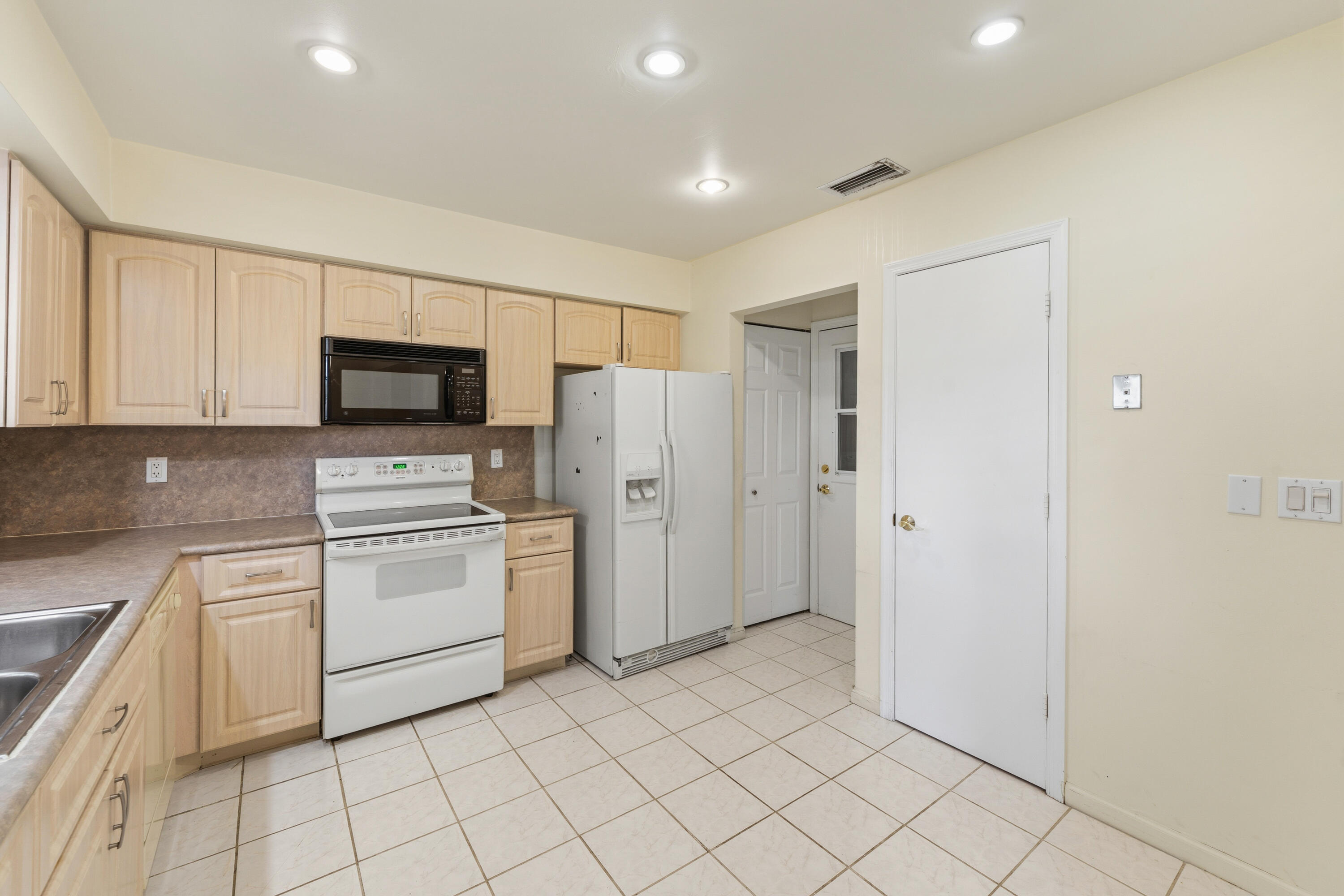 GREENTREE VILLAS CONDO - Residential