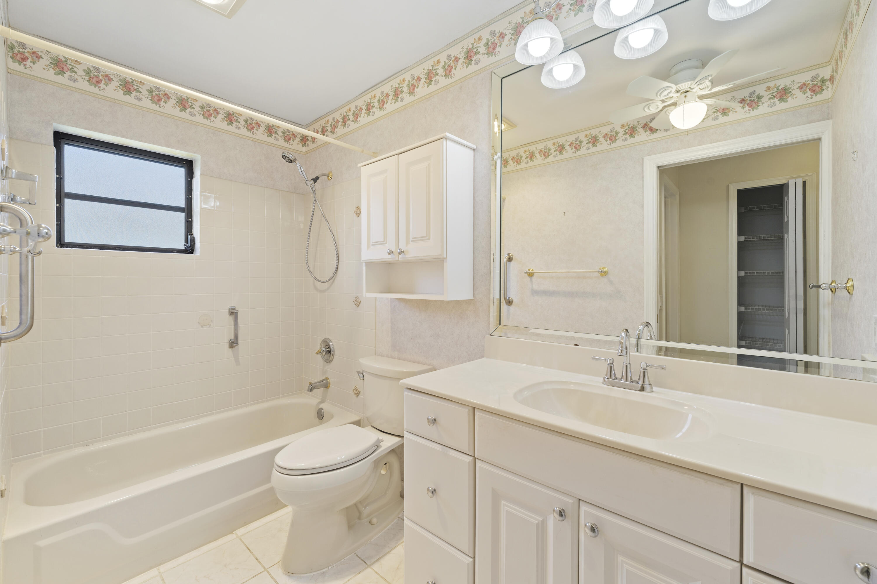 GREENTREE VILLAS CONDO - Residential