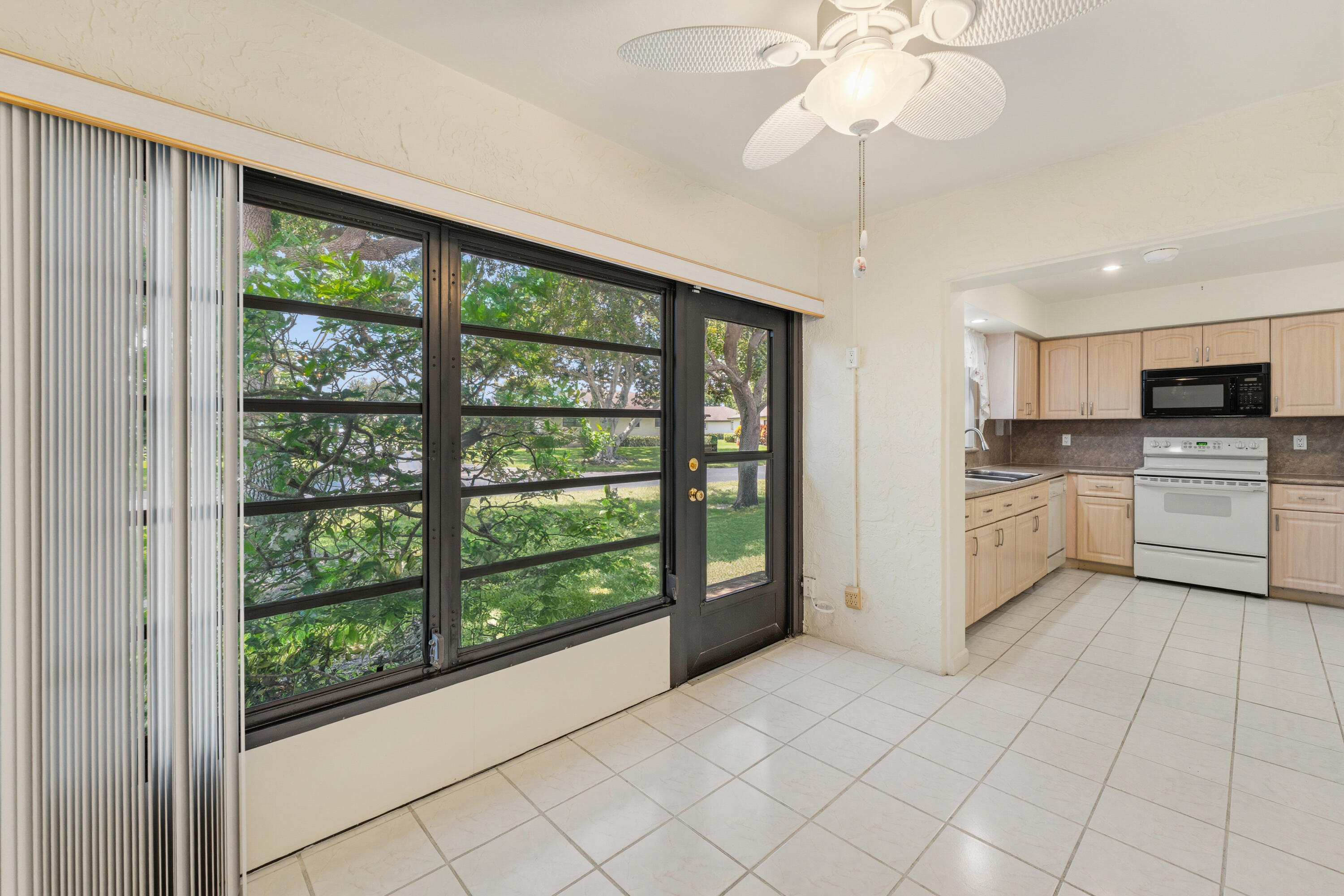 GREENTREE VILLAS CONDO - Residential