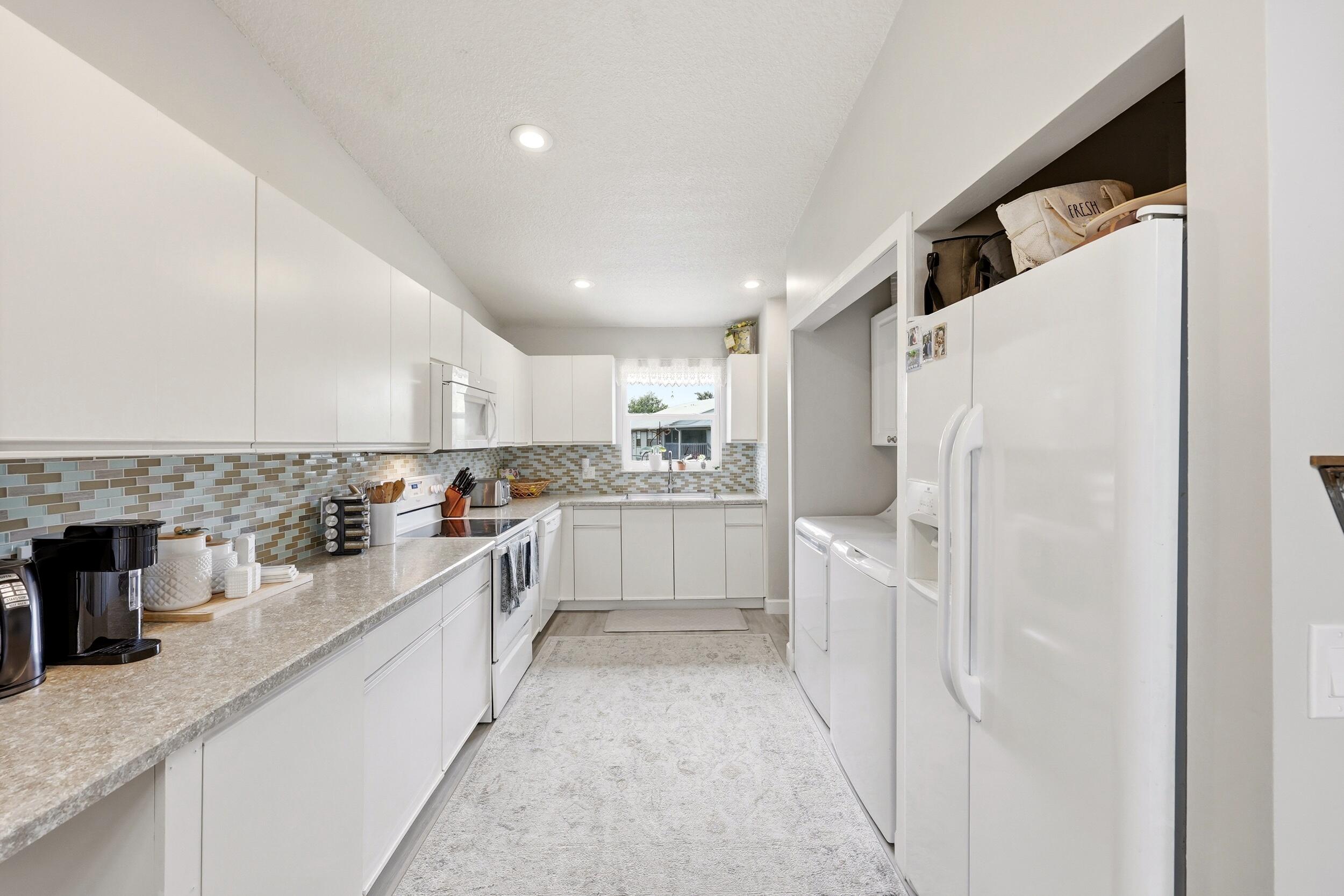 PINECROFT CONDO - Residential
