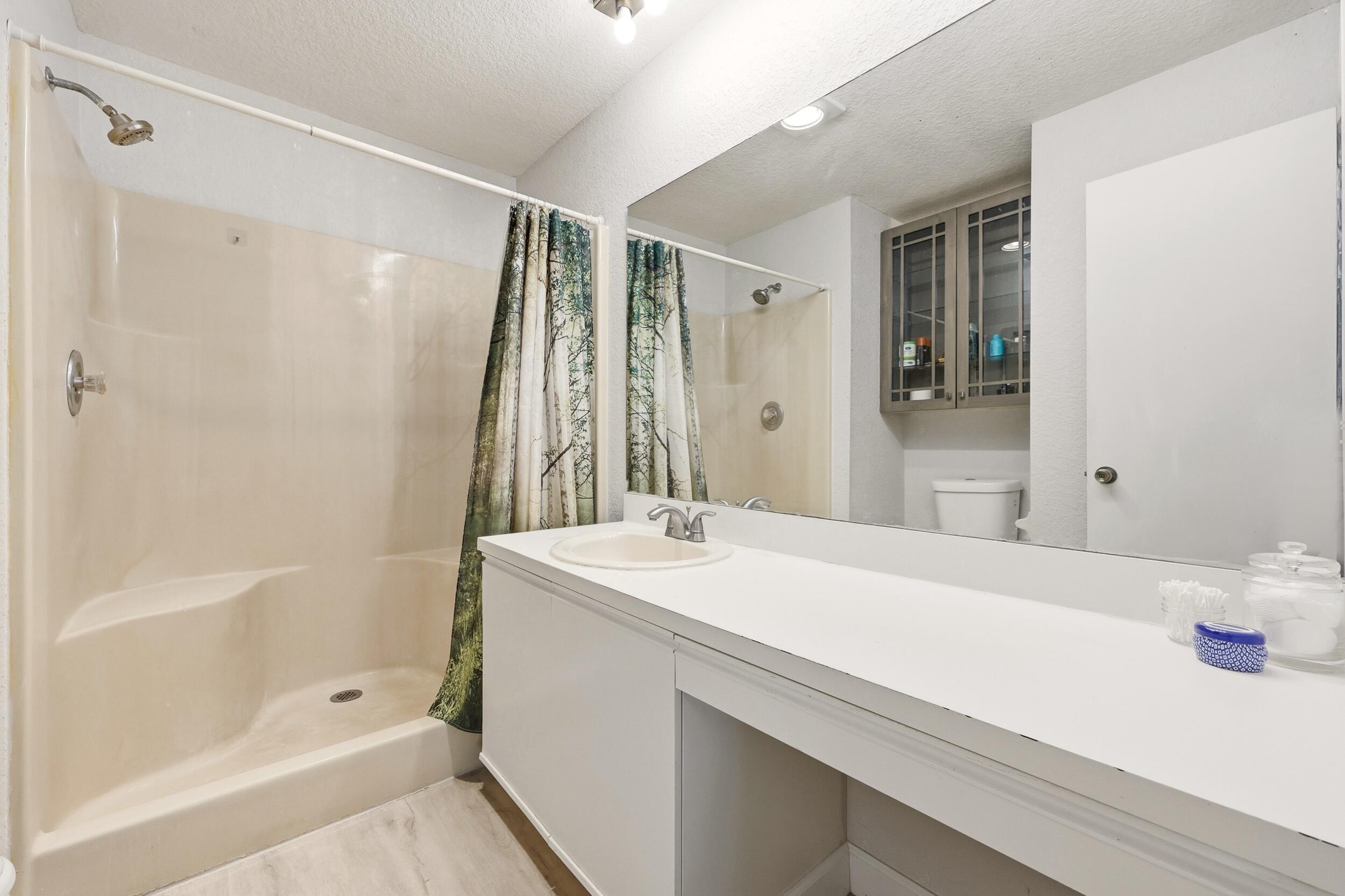 PINECROFT CONDO - Residential