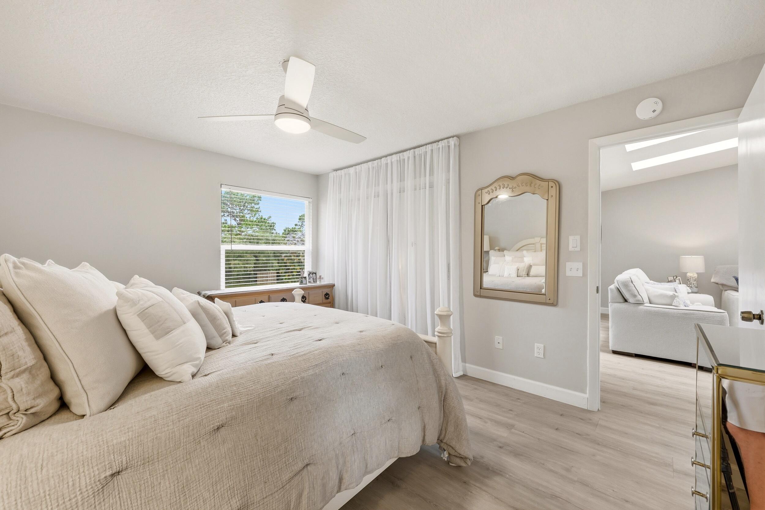 PINECROFT CONDO - Residential