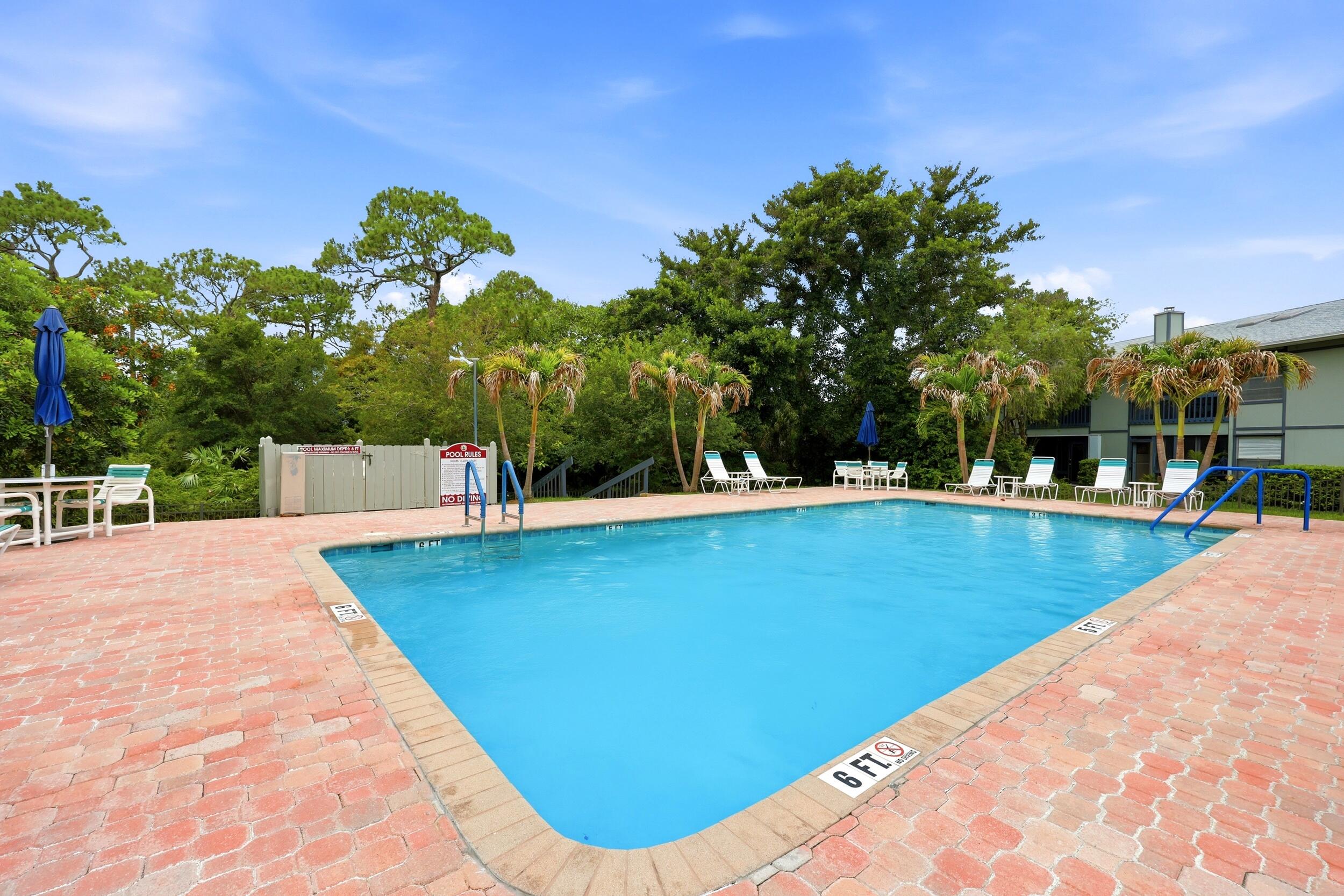 PINECROFT CONDO - Residential