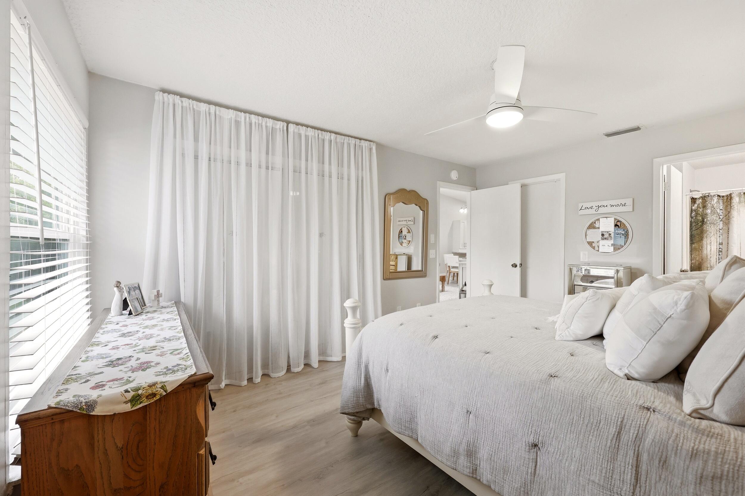 PINECROFT CONDO - Residential