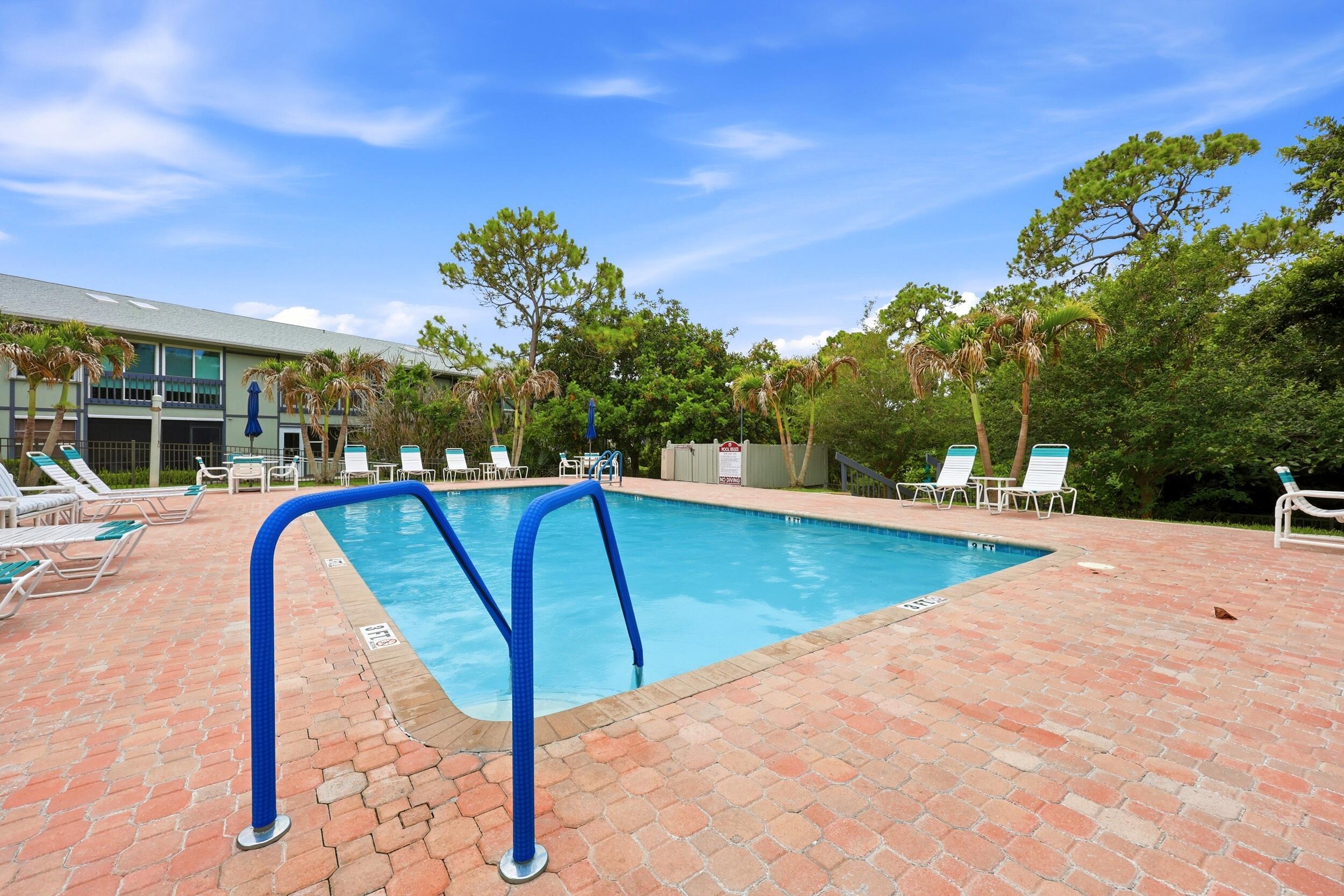 PINECROFT CONDO - Residential