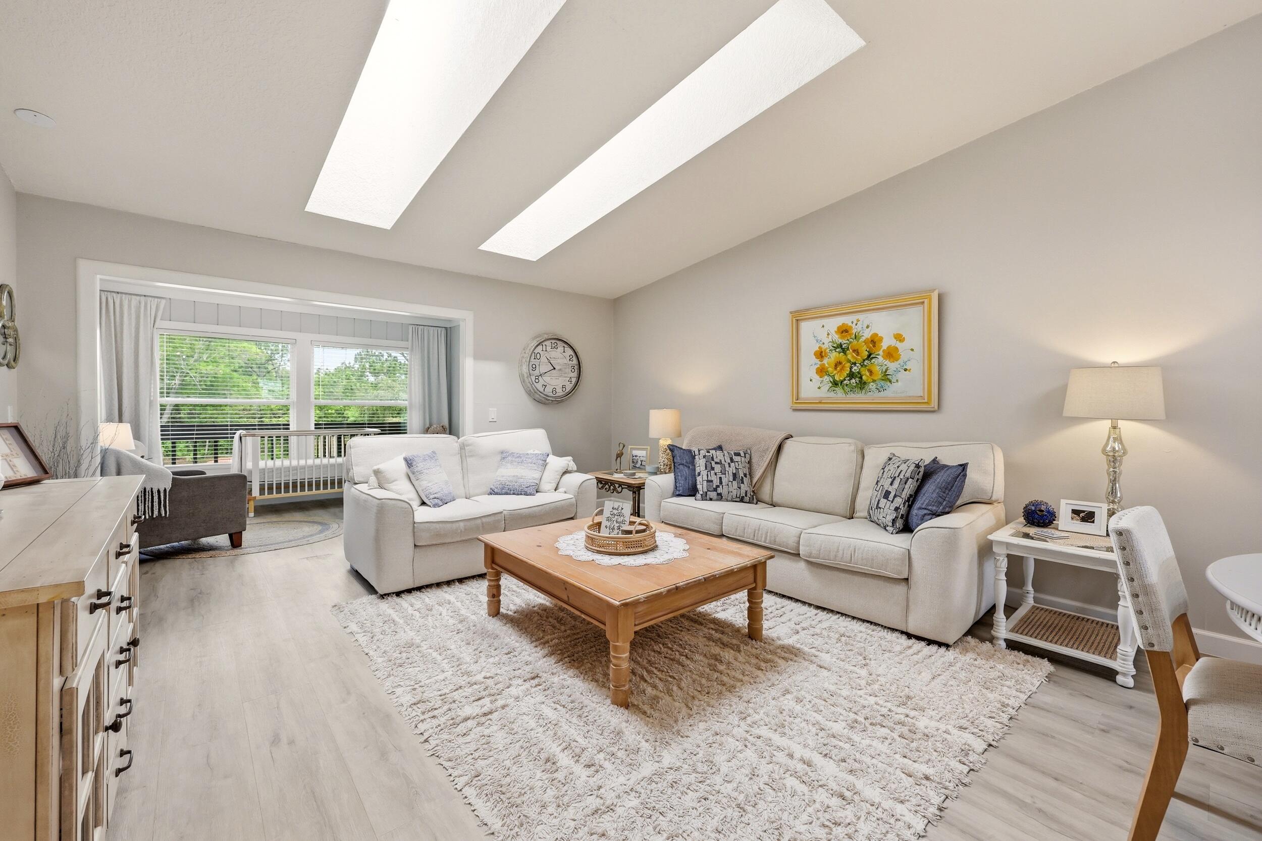 PINECROFT CONDO - Residential