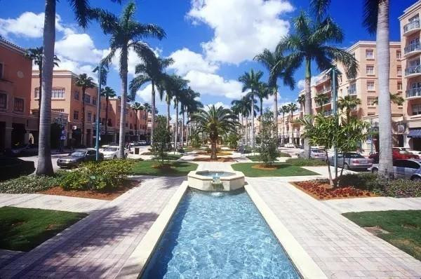 PALM ROYAL CONDOMINIUM - Residential