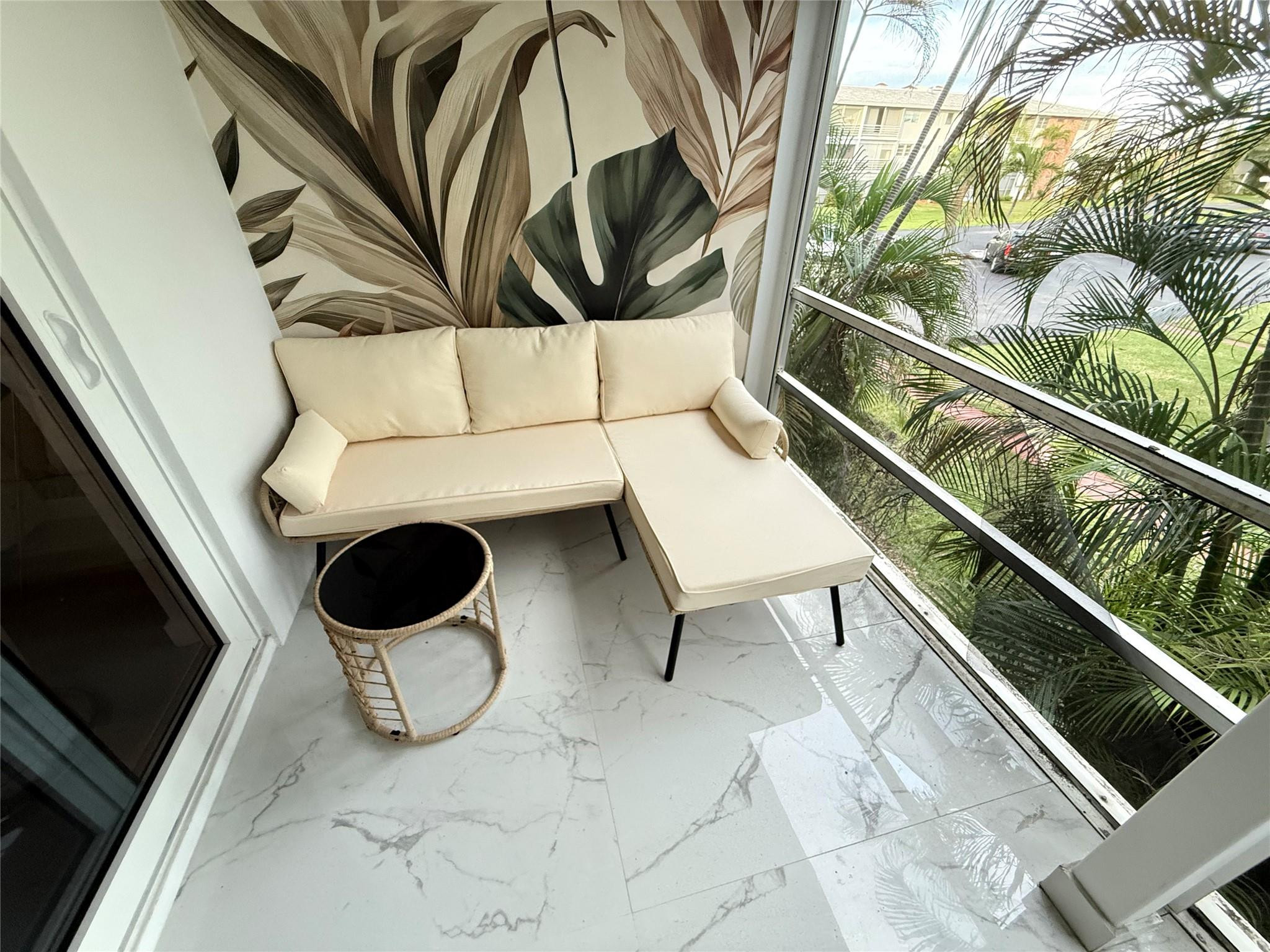 PALM ROYAL CONDOMINIUM - Residential