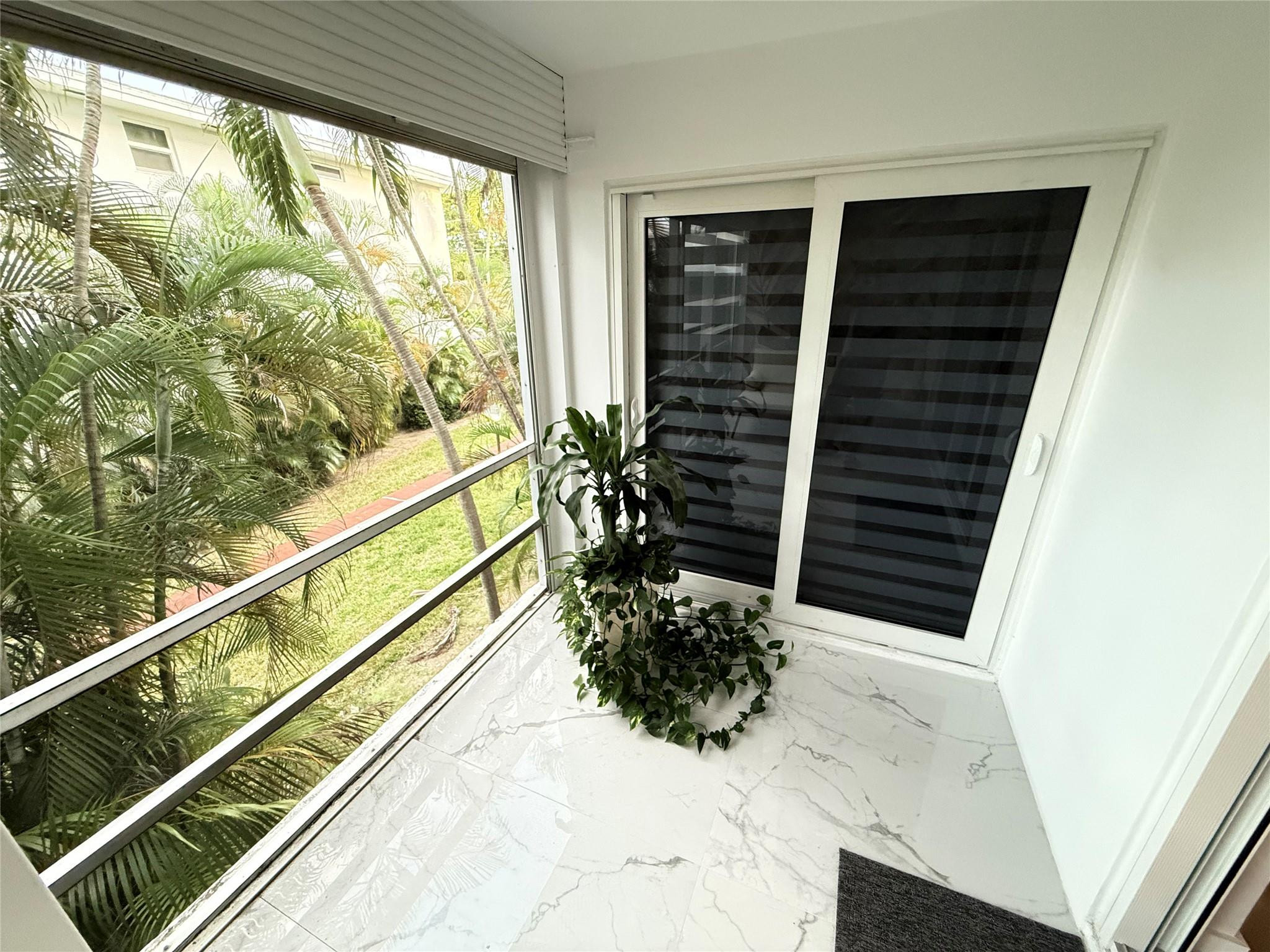 PALM ROYAL CONDOMINIUM - Residential