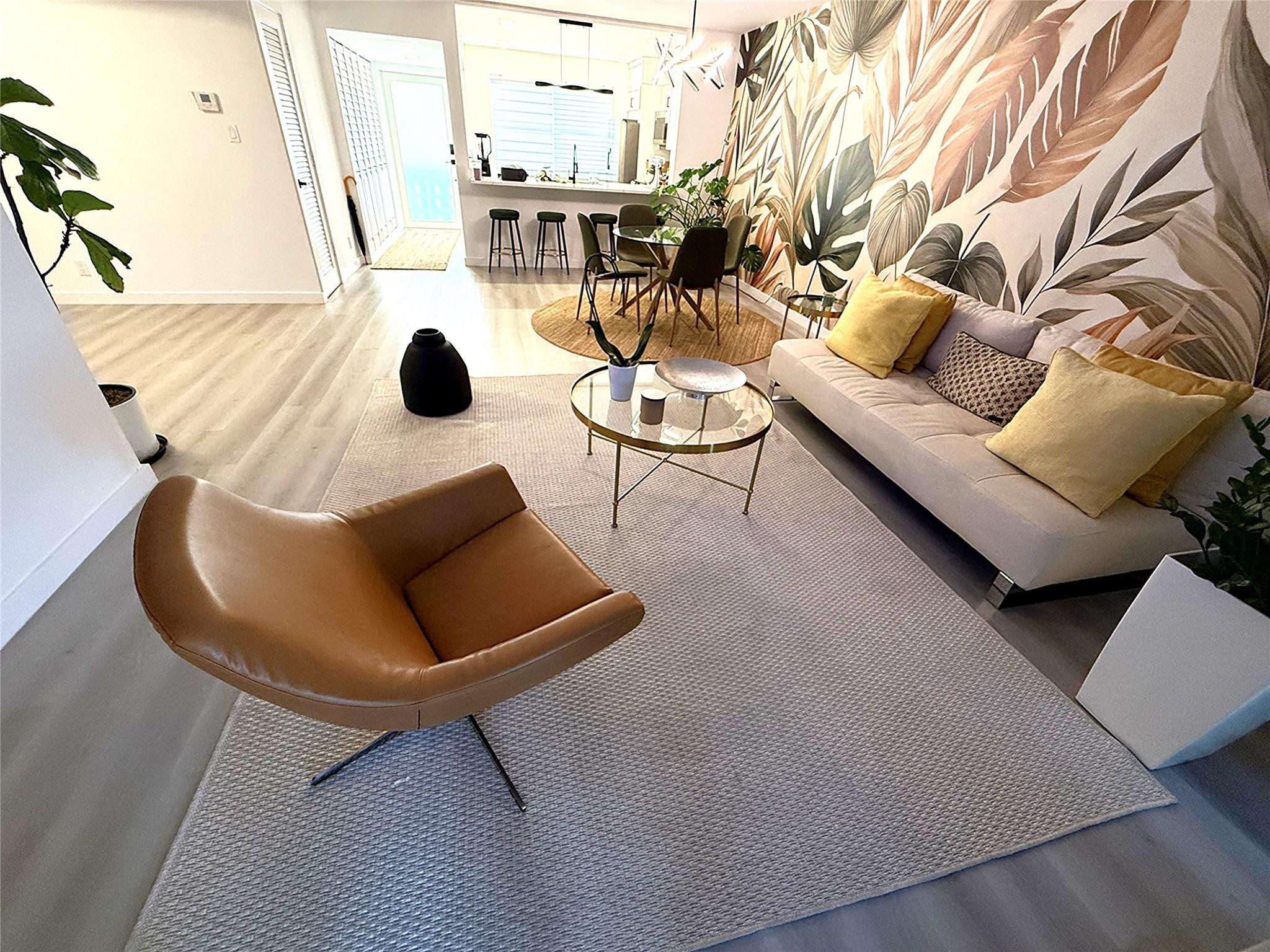 PALM ROYAL CONDOMINIUM - Residential