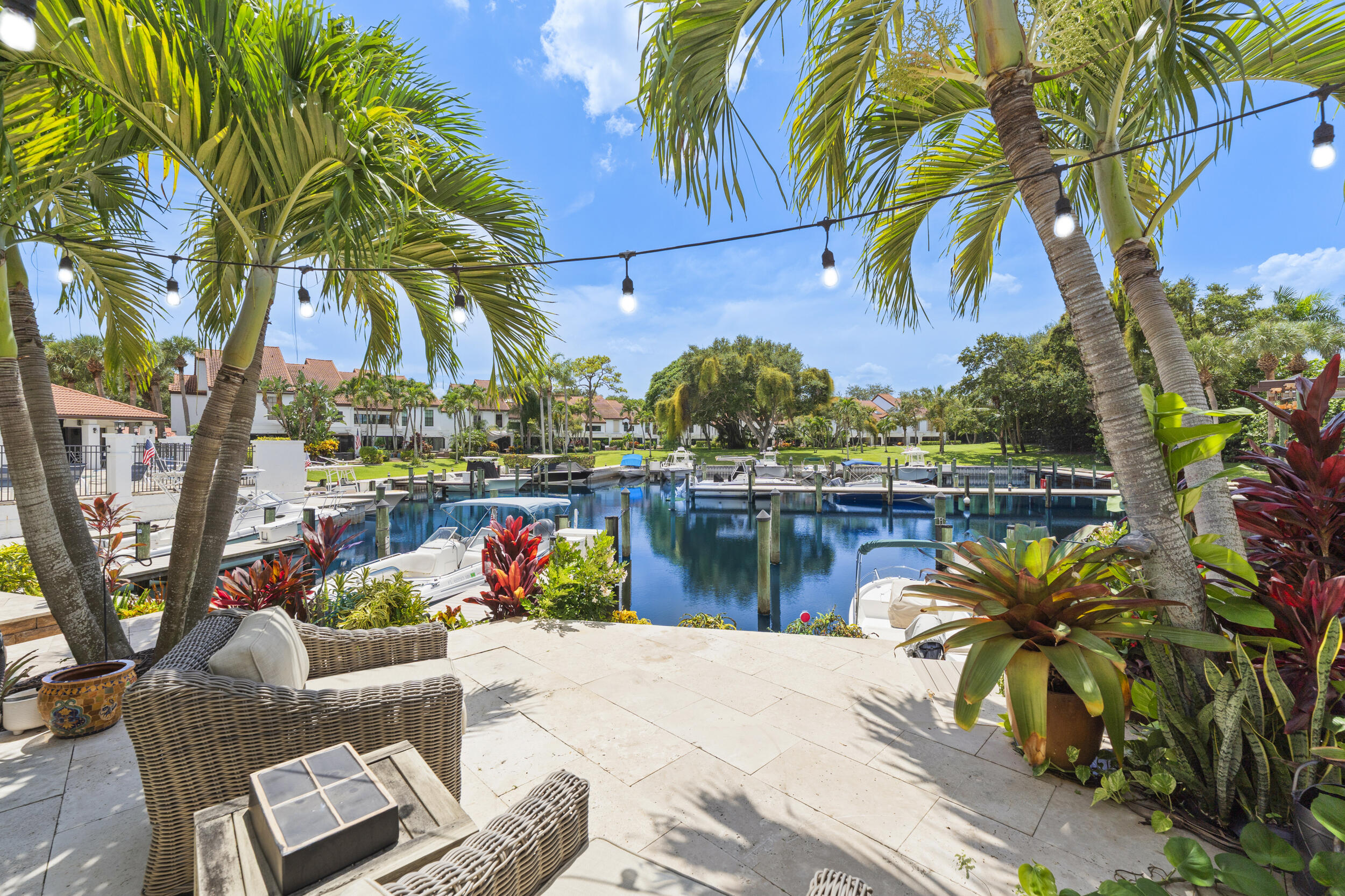 MARINERS COVE 1 - Residential