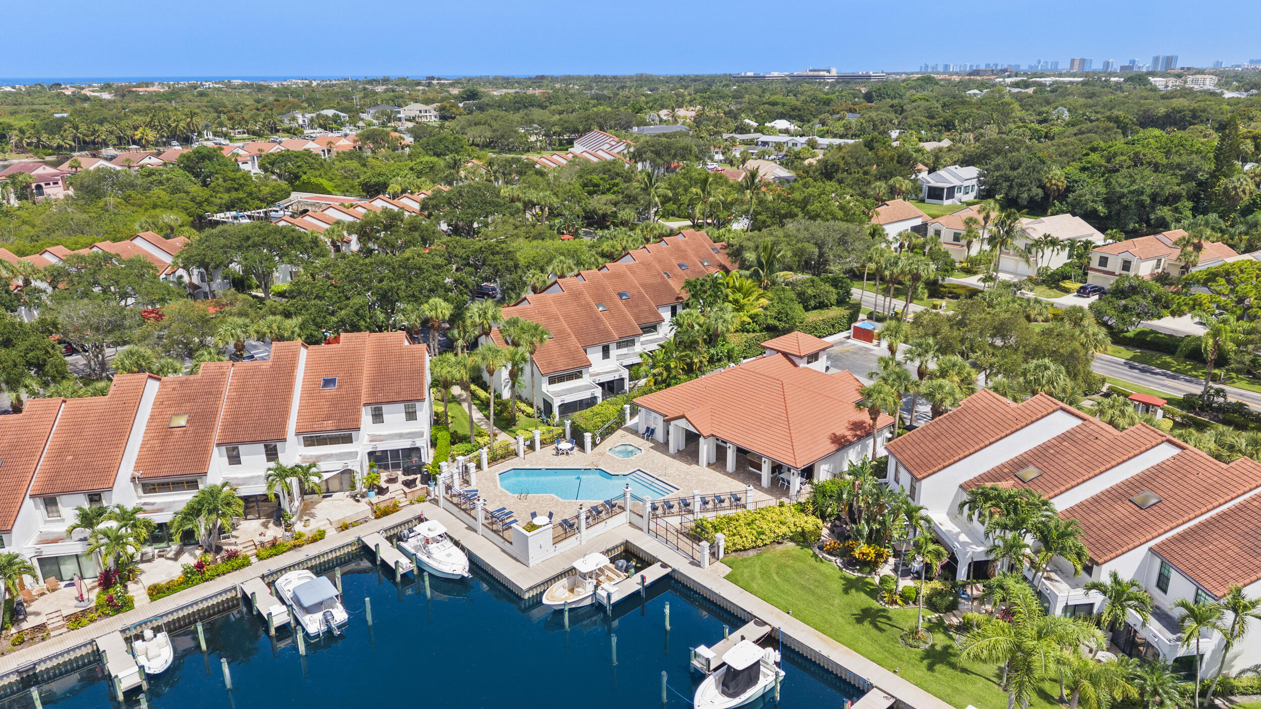 MARINERS COVE 1 - Residential