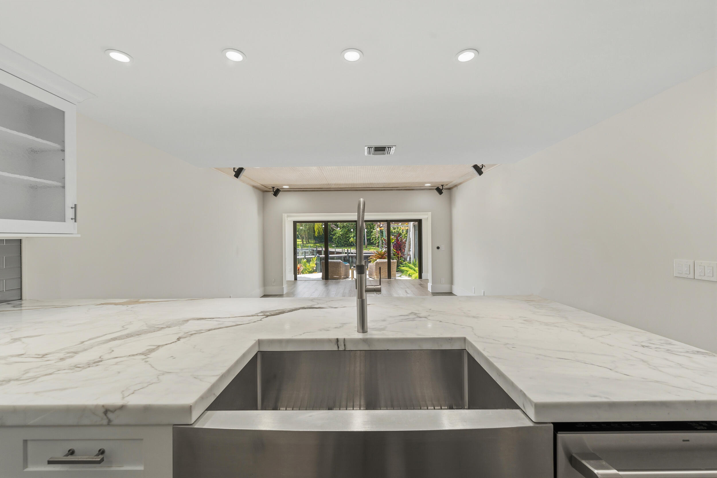 MARINERS COVE 1 - Residential