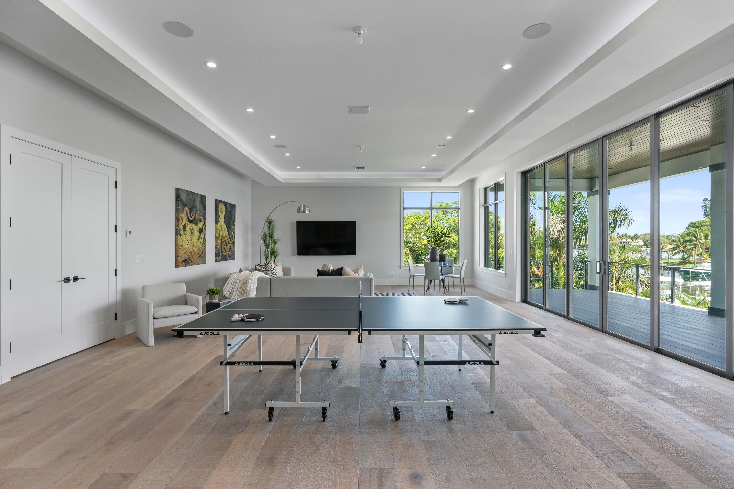 NORTH PALM BEACH VILLAGE OF 6 - Residential