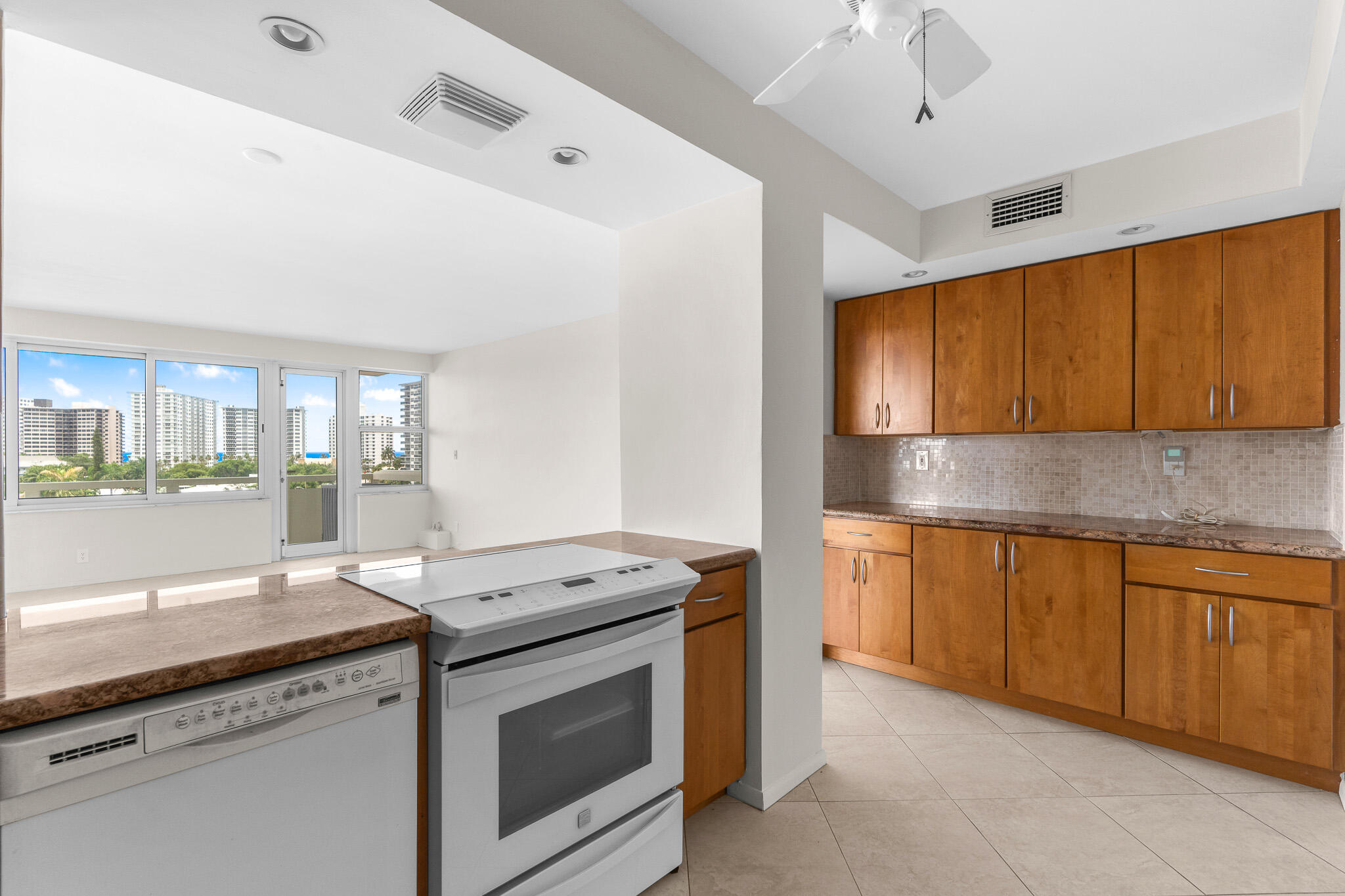 CORAL RIDGE TOWERS NORTH CO-OP - Residential