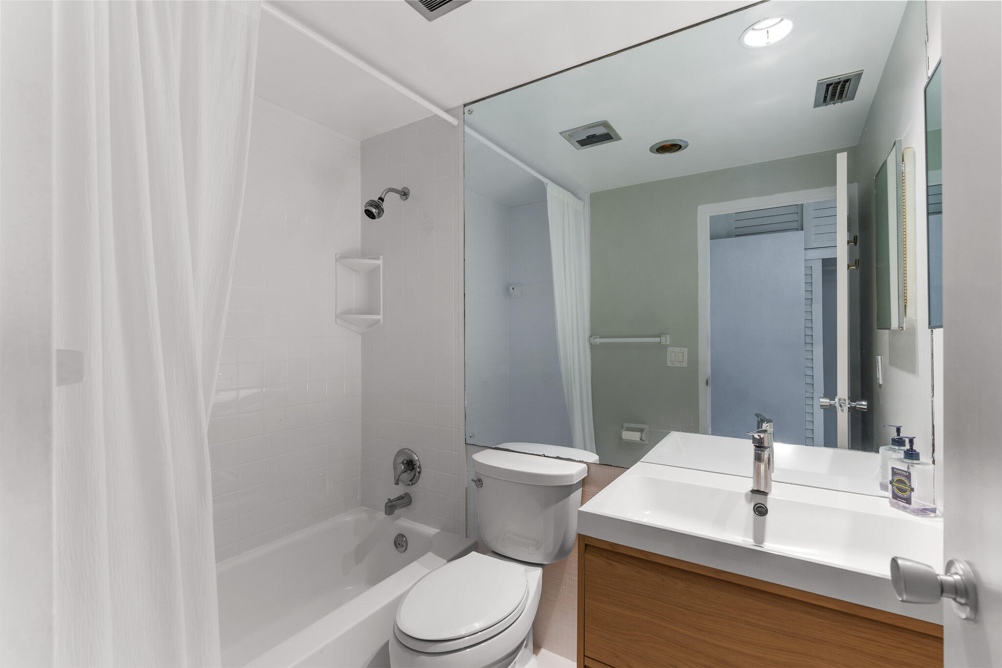CORAL RIDGE TOWERS NORTH CO-OP - Residential