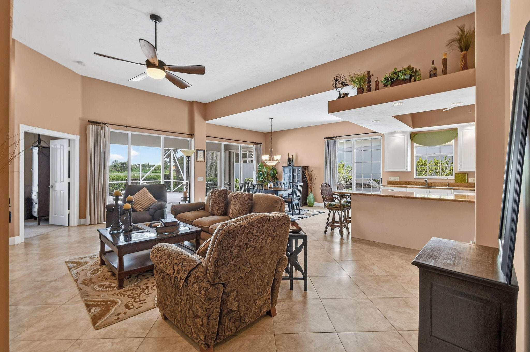 DOUBLE TREE - Residential
