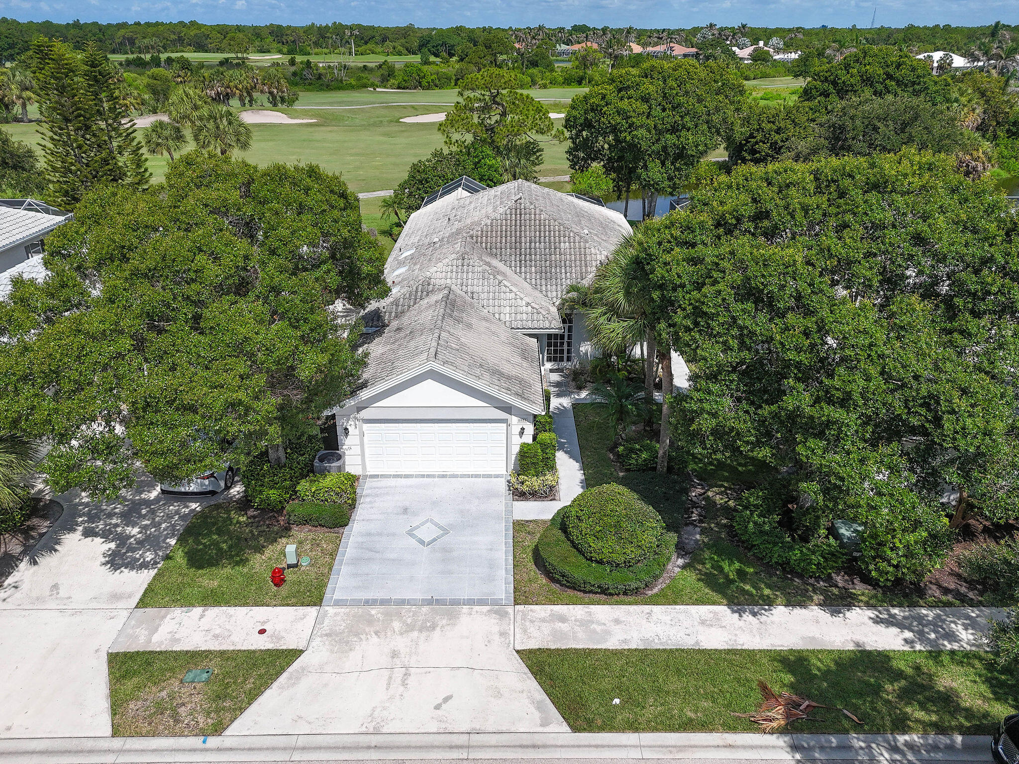 DOUBLE TREE - Residential